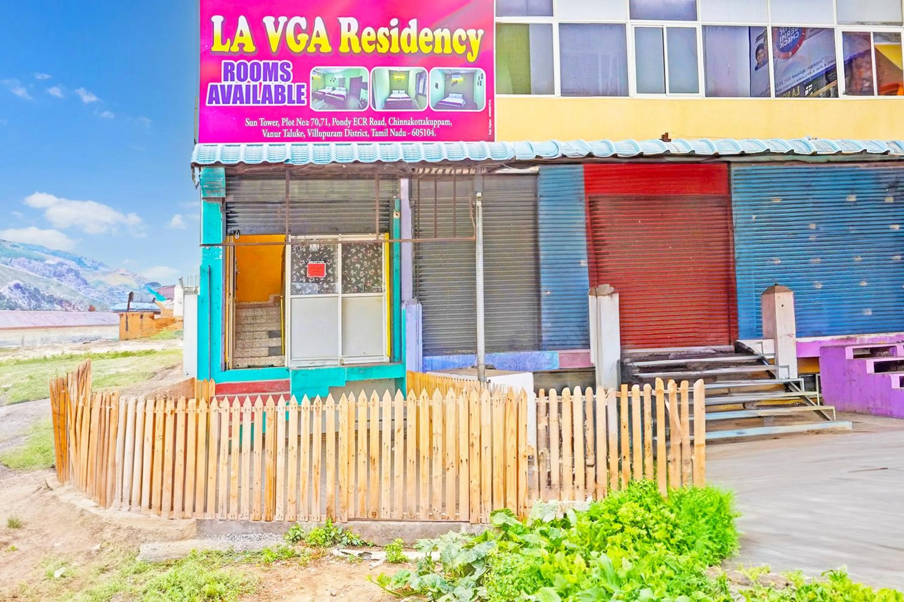 Facade/entrance in Hotel O by OYO LA VGA RESIDENCY