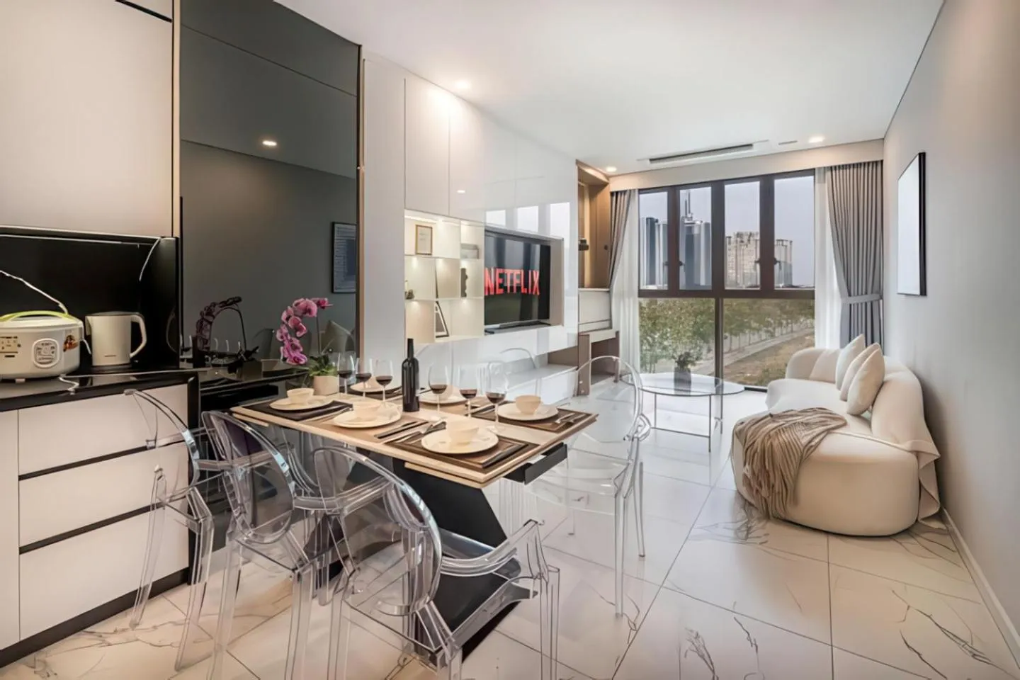 TV and multimedia in The Galleria Thủ Thiêm - Panorama Sky View