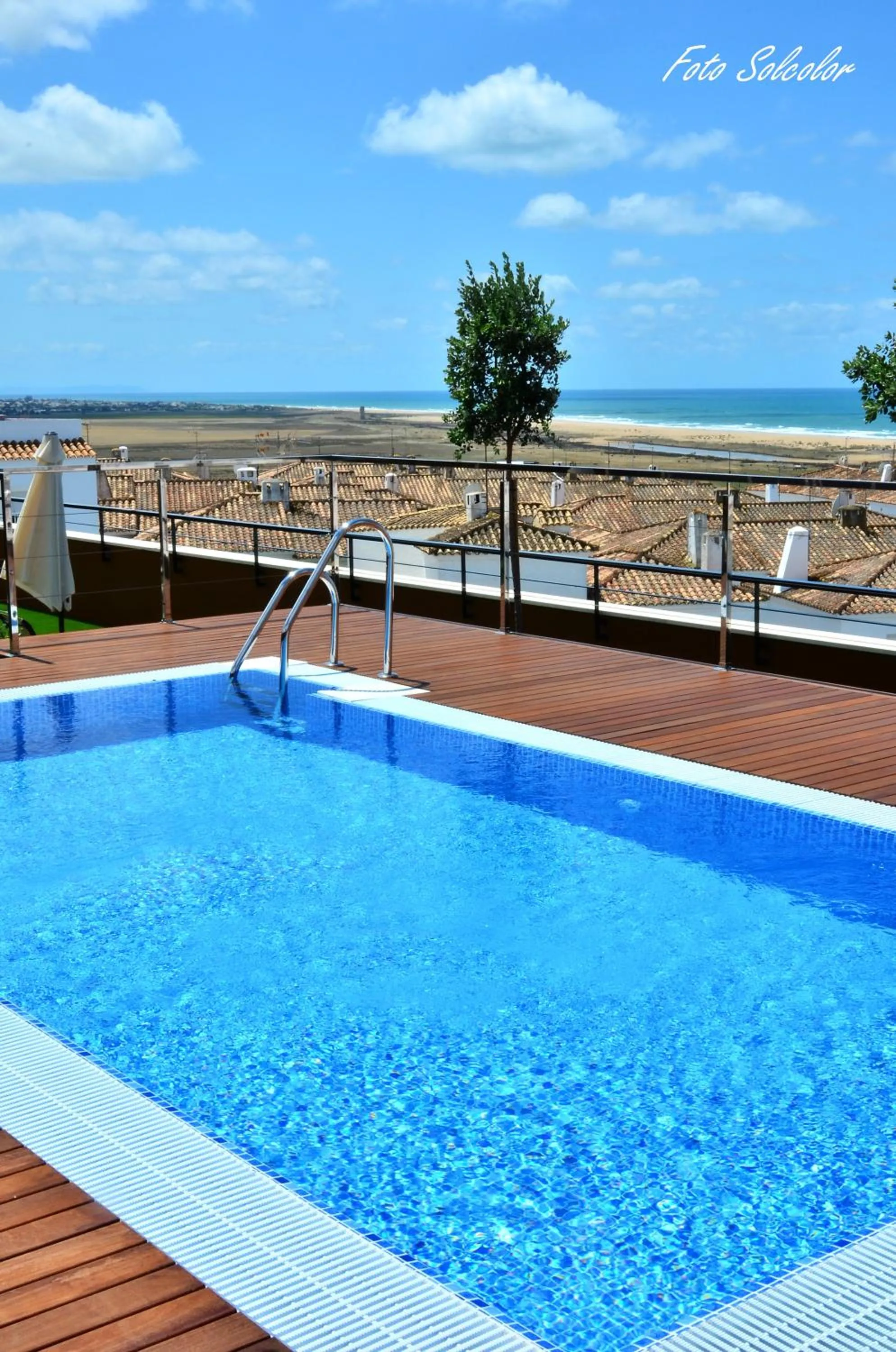 Swimming pool in Hotel y Apartamentos Conilsol