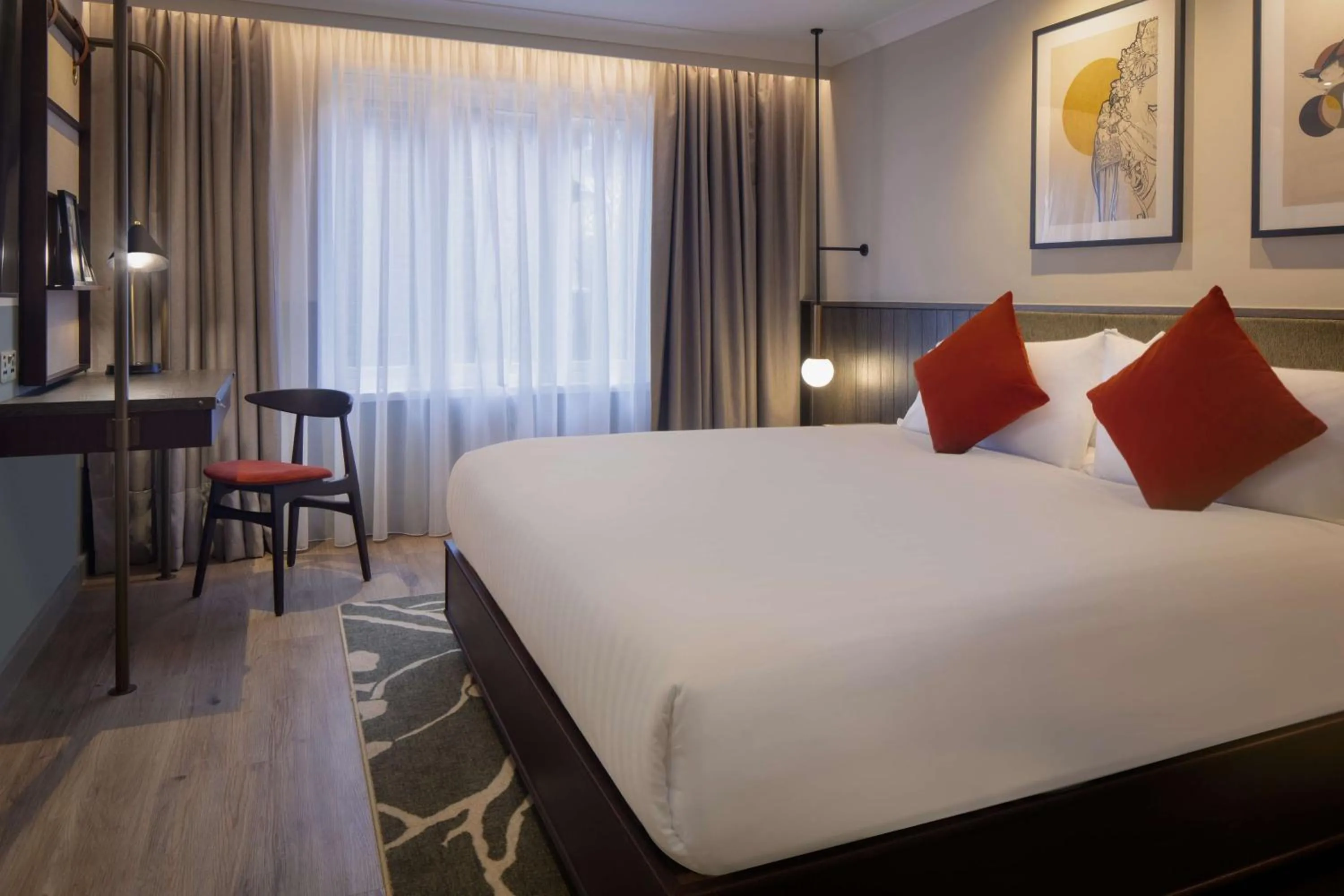 Bed in The Samuel Ryder Hotel St Albans, Tapestry Collection Hilton