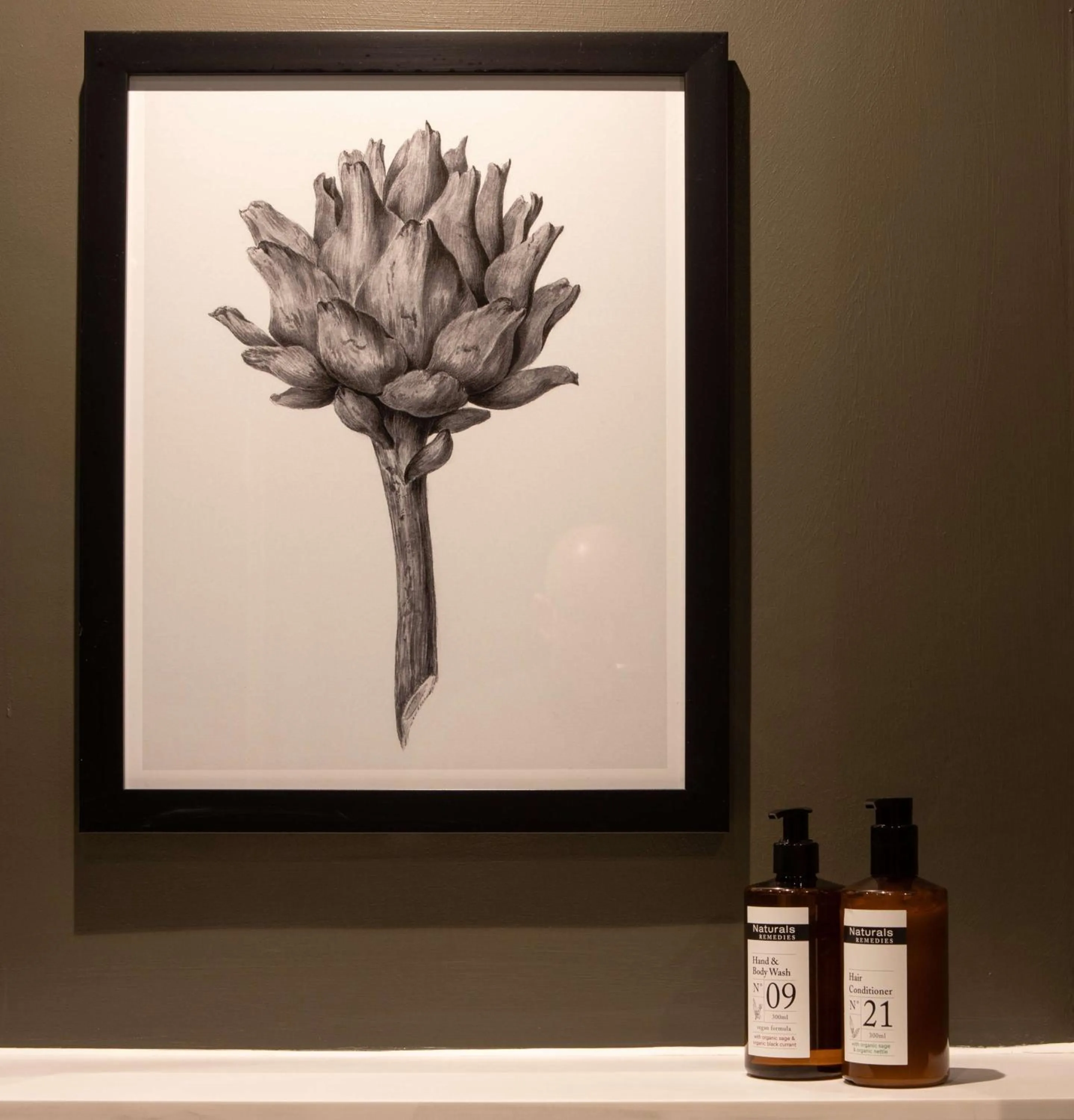 Bathroom in The Samuel Ryder Hotel St Albans, Tapestry Collection Hilton