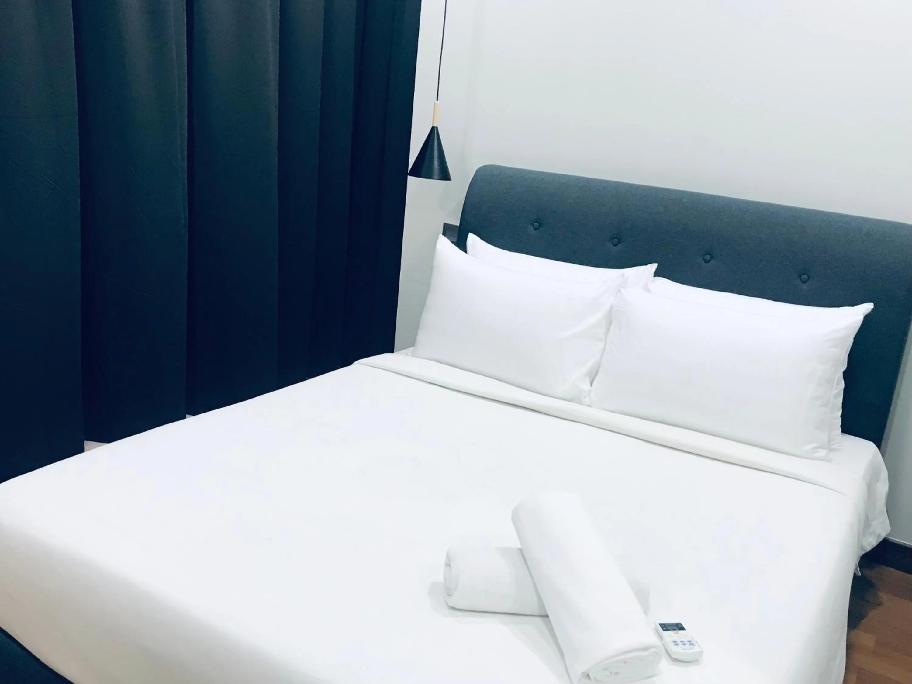 Bed in Sky Suites KLCC by Luna KL