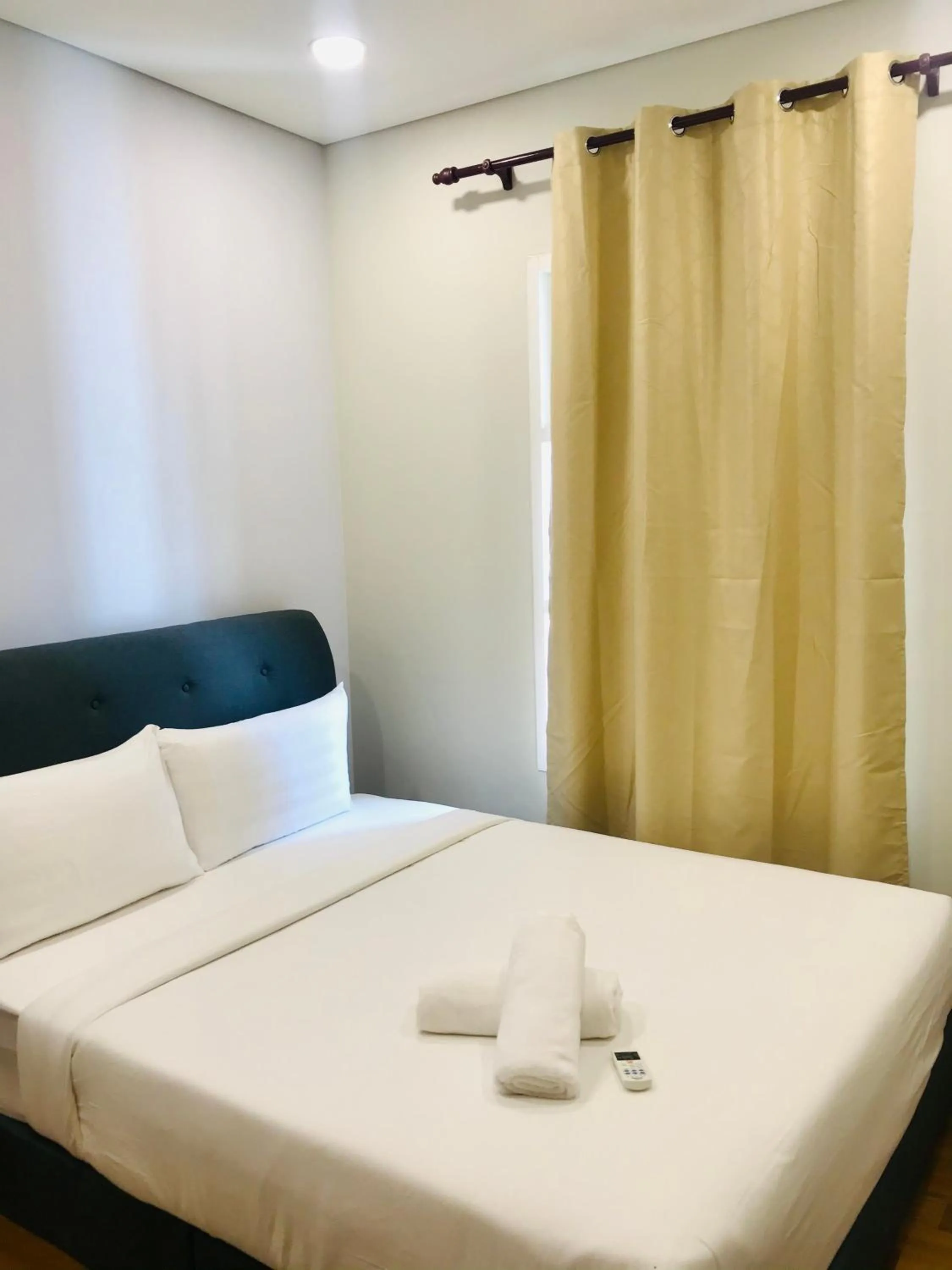 Bed in Sky Suites KLCC by Luna KL