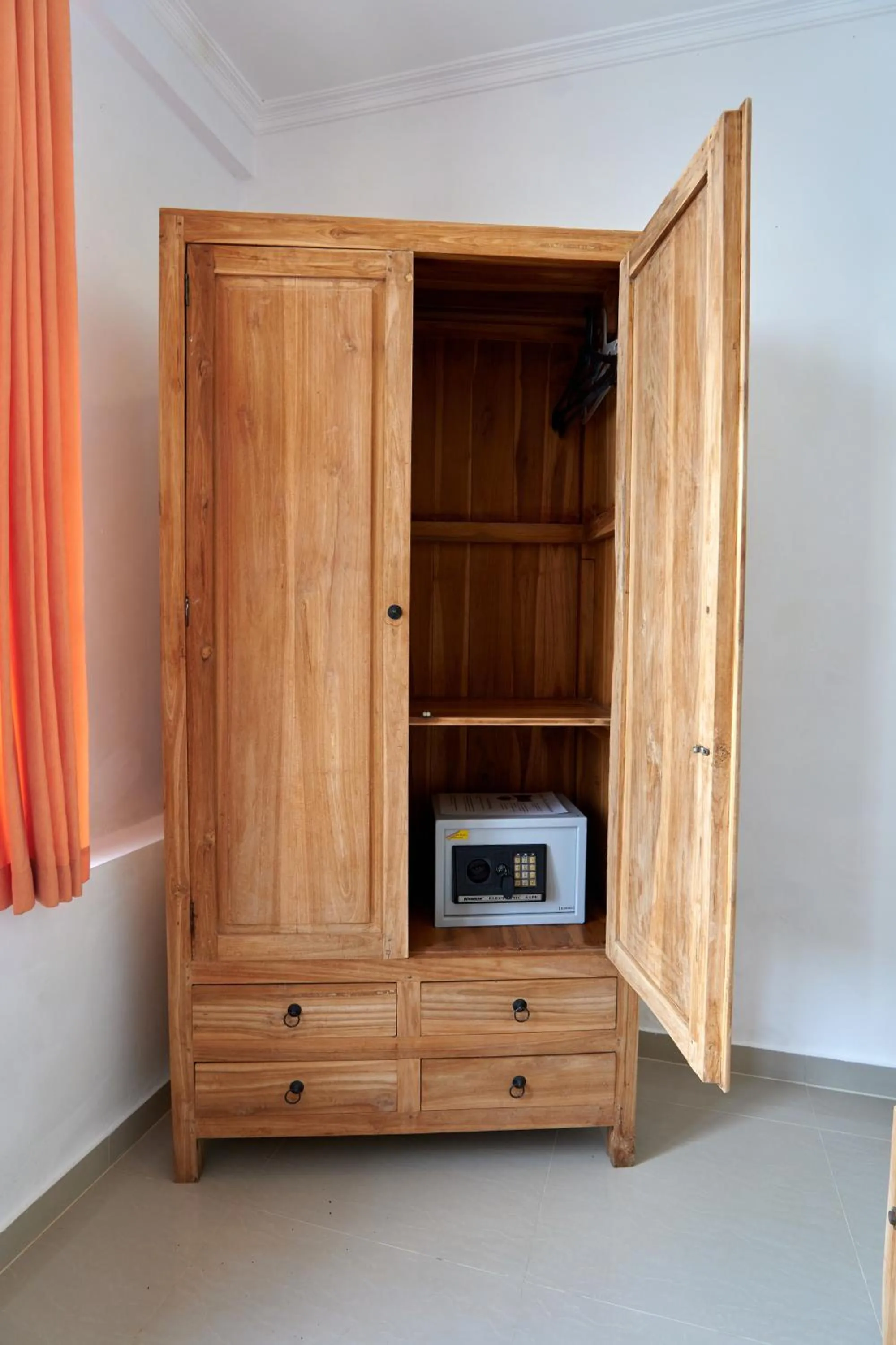 wardrobe in Attara Hills Sunset Villa Senggigi