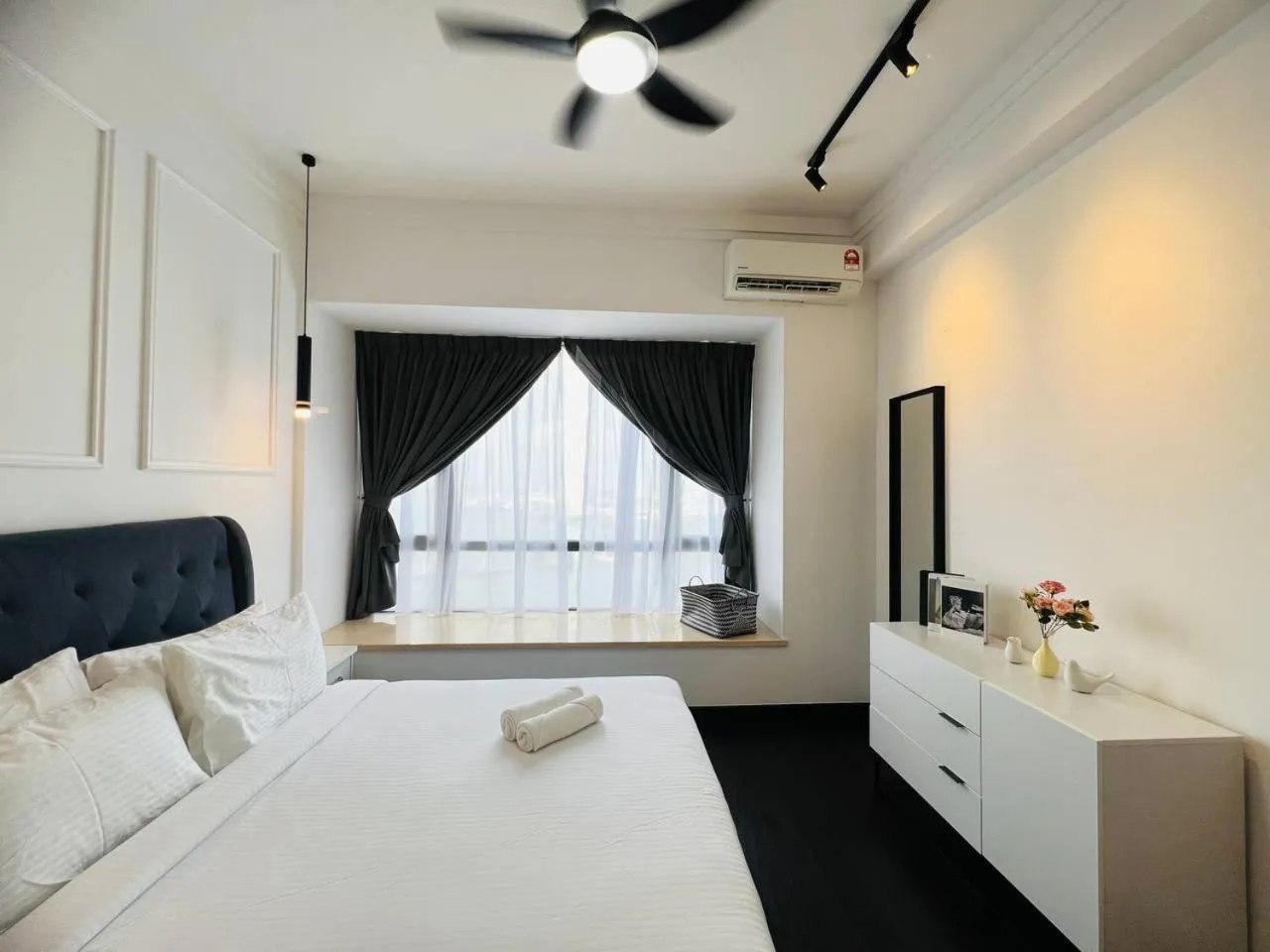 Bed in R&F Seine Region by ANJU