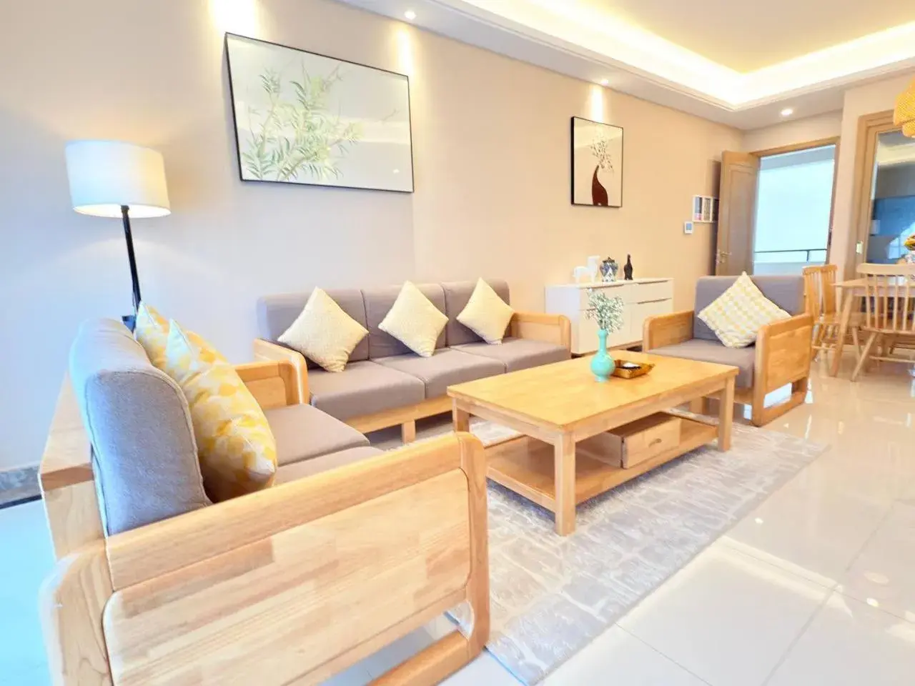 Three-Bedroom Apartment Suite in R&F Seine Region at ANJU Three-Bedroom Apartment Suite in R&F Seine Region at ANJU