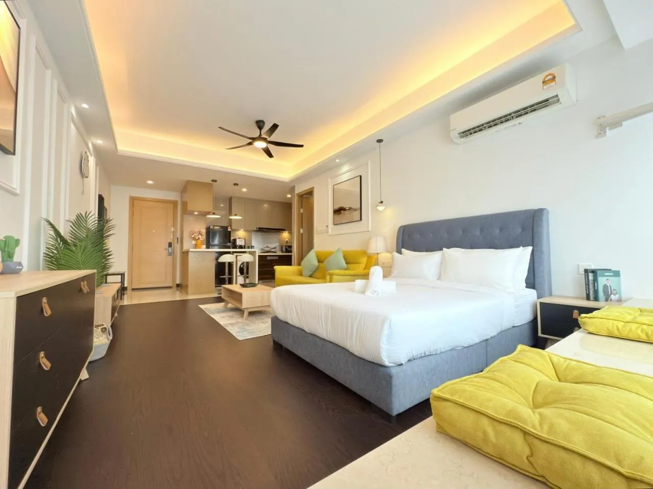 Bed in R&F Seine Region by ANJU