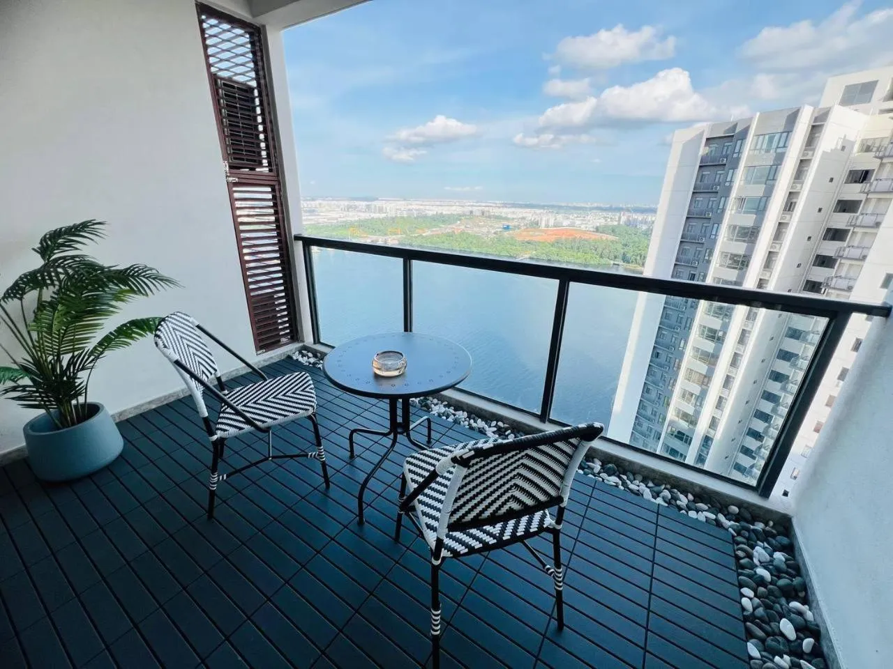 R&F Seine Region by ANJU