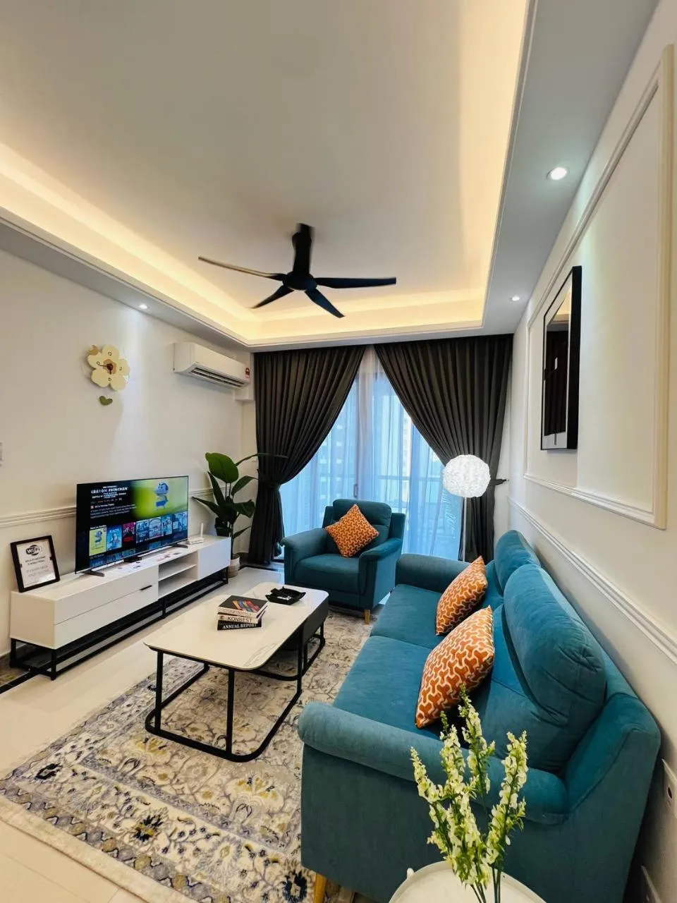 Living room in R&F Seine Region by ANJU