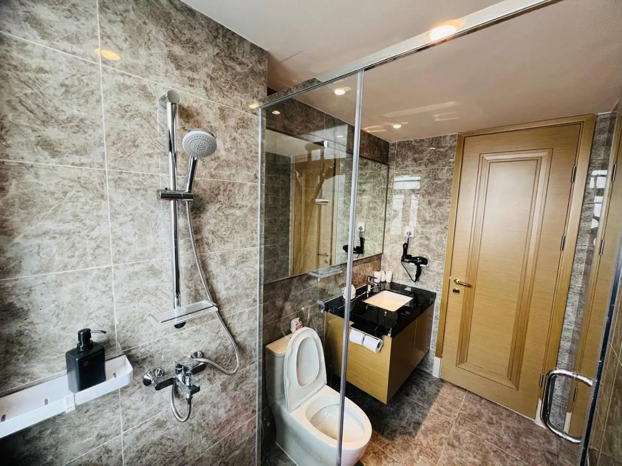 R&F Seine Region by ANJU