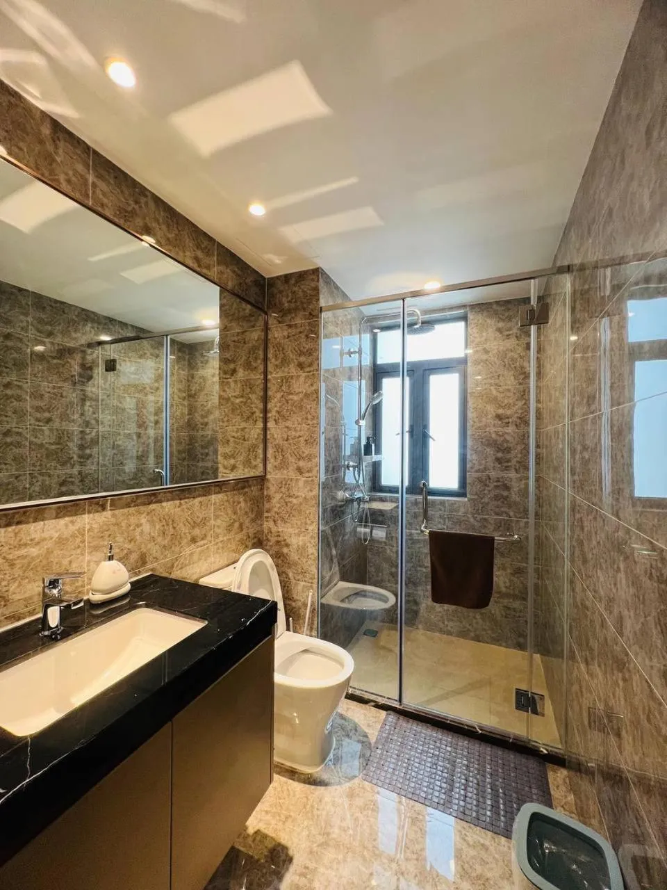 R&F Seine Region by ANJU