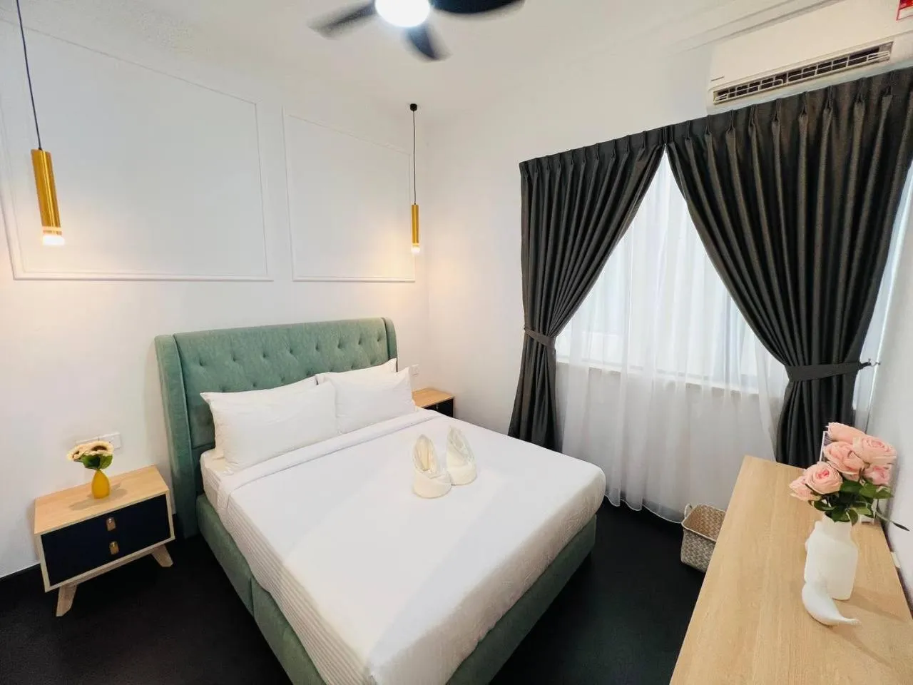 Bed in R&F Seine Region by ANJU