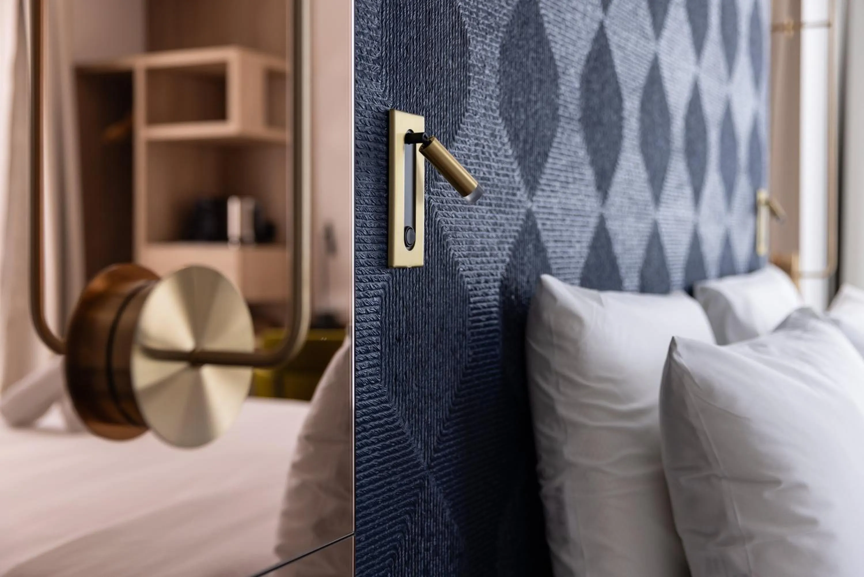 Bedroom, Bed in Hôtel Kyriad Prestige Paris Asnieres