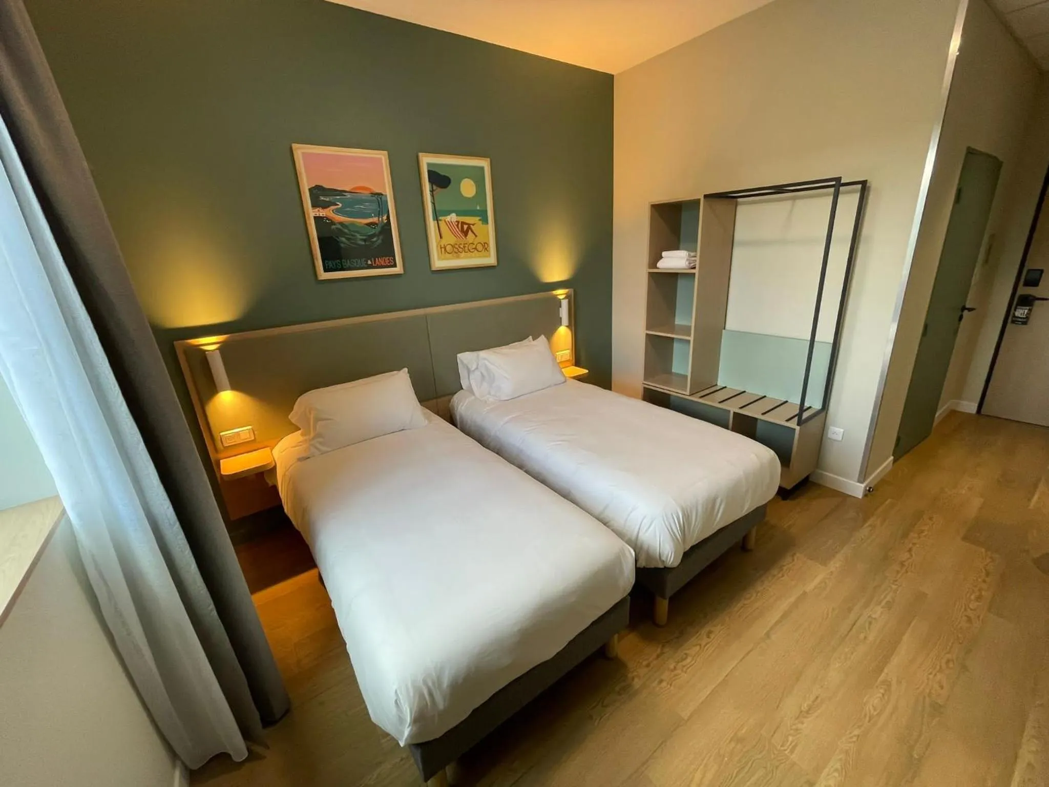 Bedroom, Bed in Kyriad Limoges - Ester