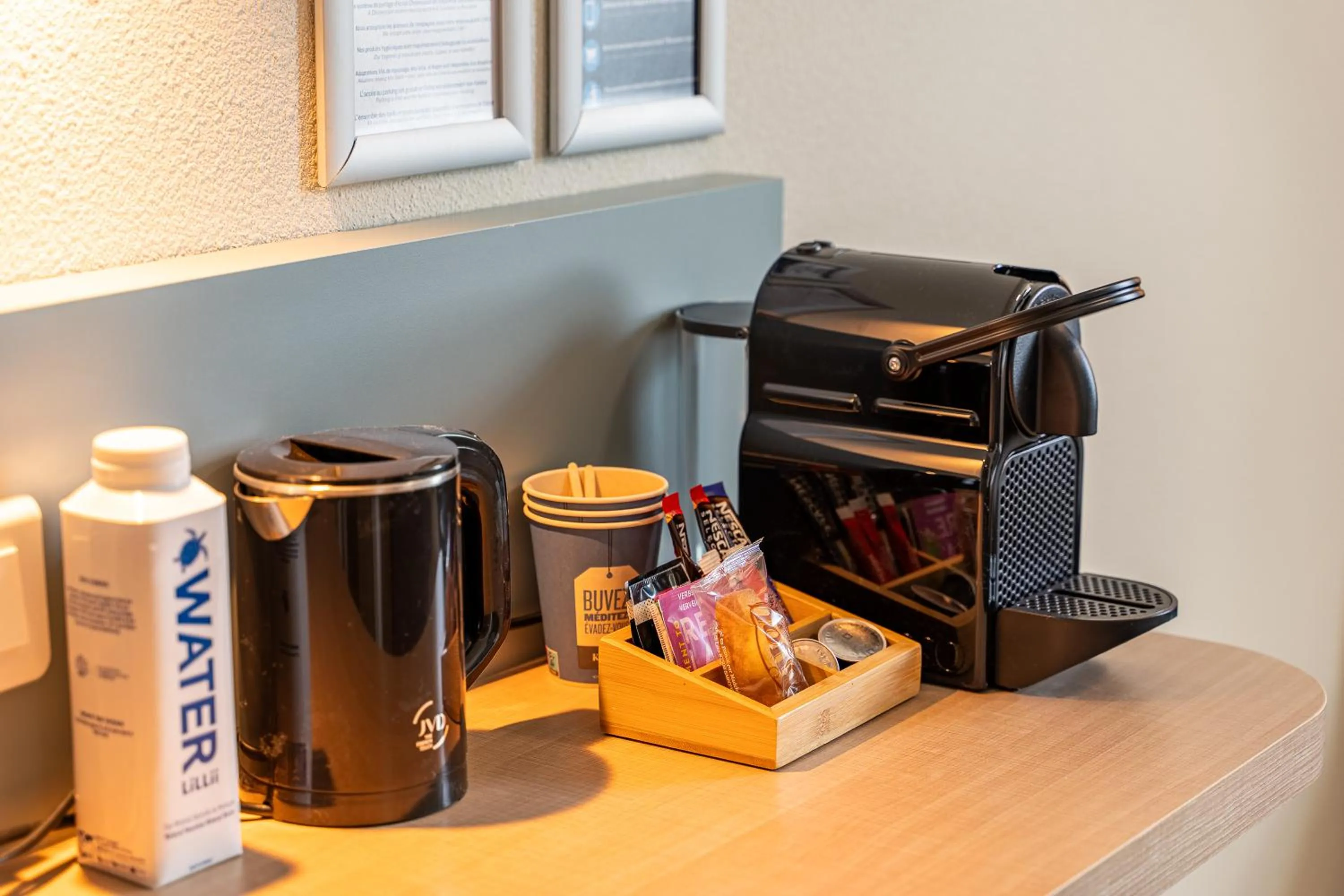 Coffee/tea facilities in Kyriad Limoges - Ester