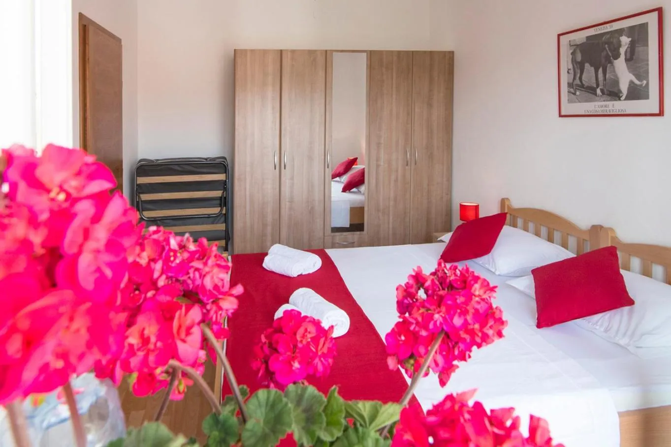 Bedroom, Bed in Cozy apartment ISKRA