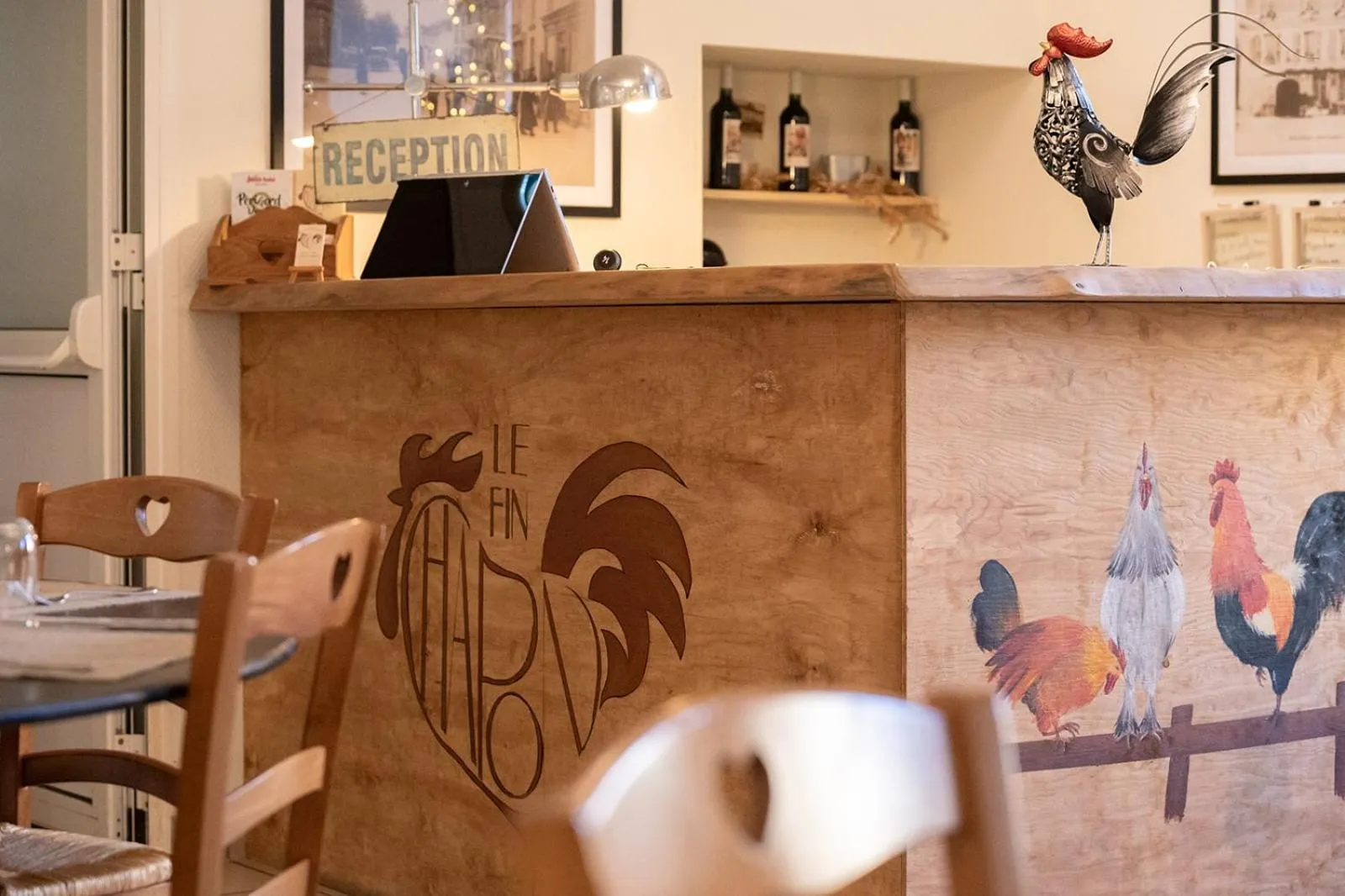 Restaurant/places to eat in Le Fin Chapon