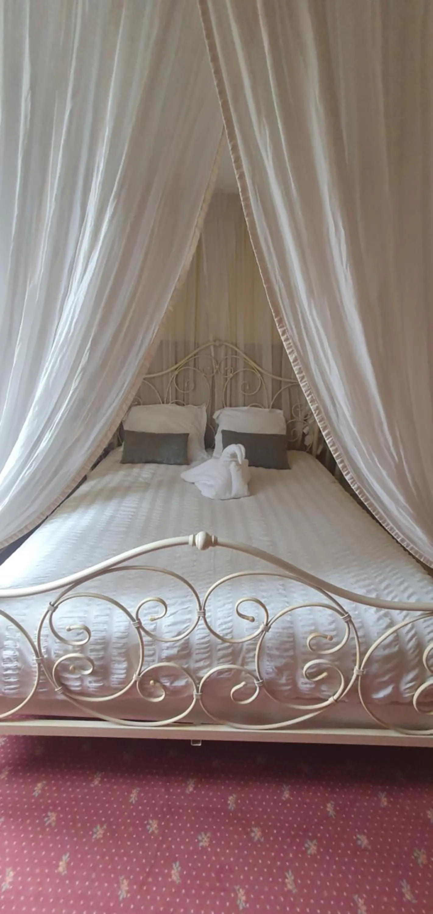 Bed in Le Fin Chapon