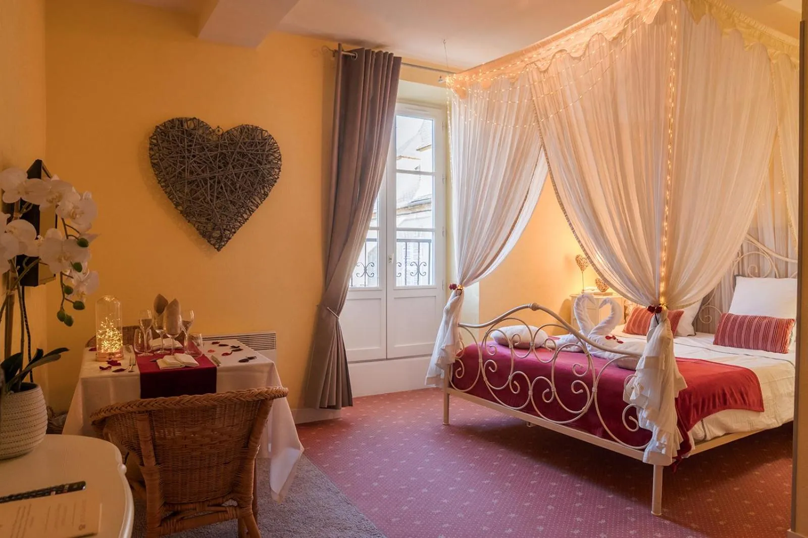 Bedroom, Bed in Le Fin Chapon