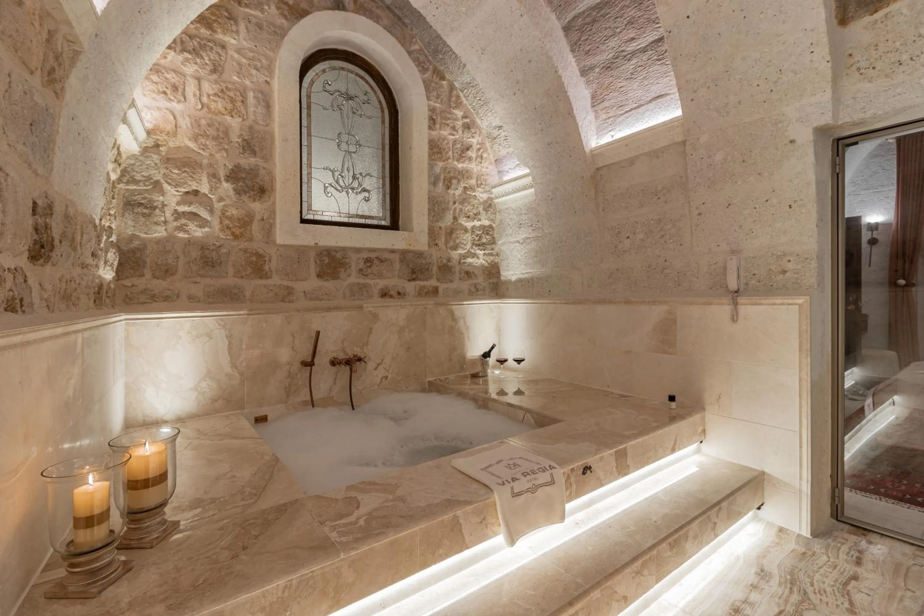 Hot Tub in Via Regia Cappadocia Hotel