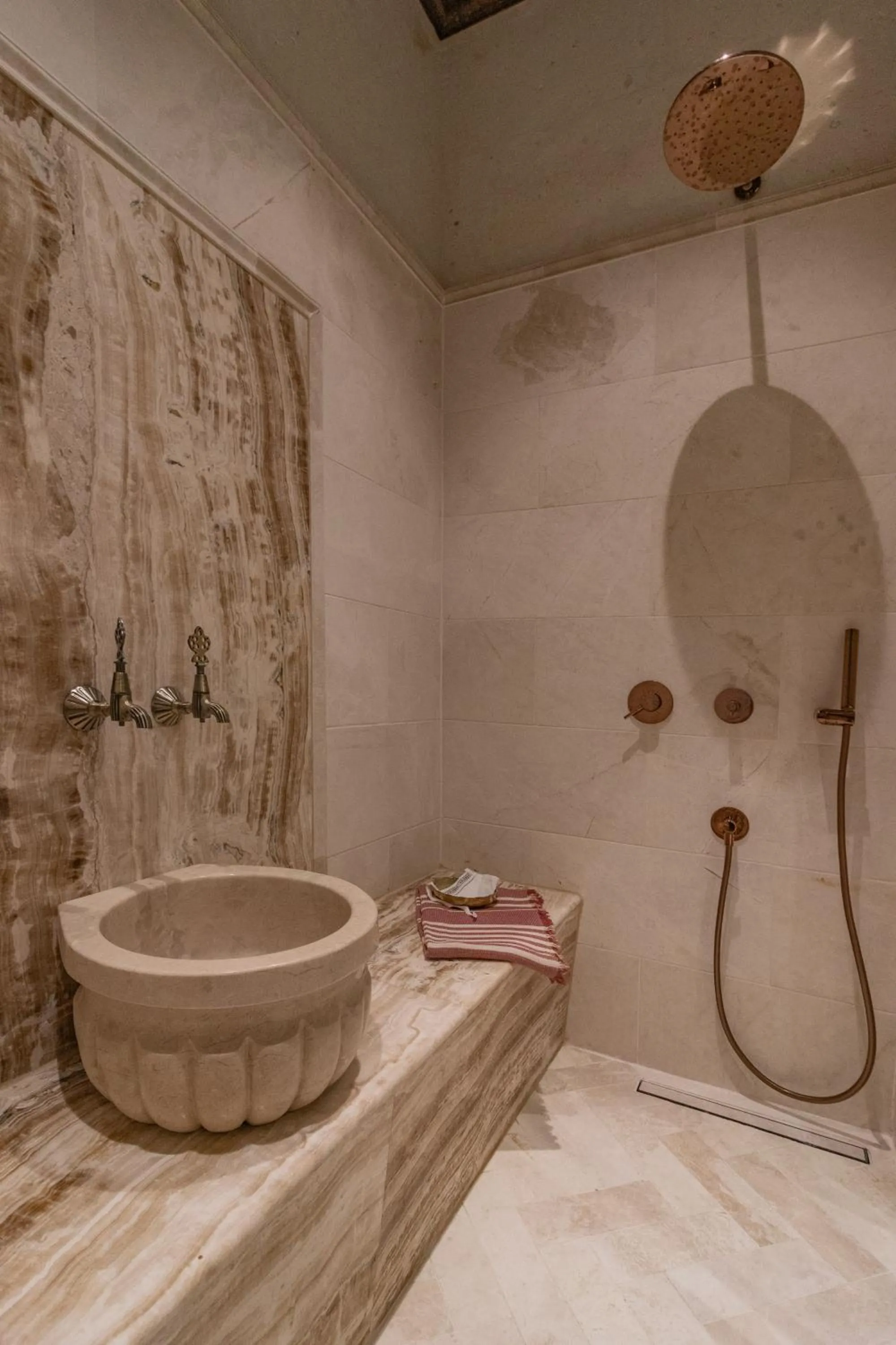 Shower in Via Regia Cappadocia Hotel