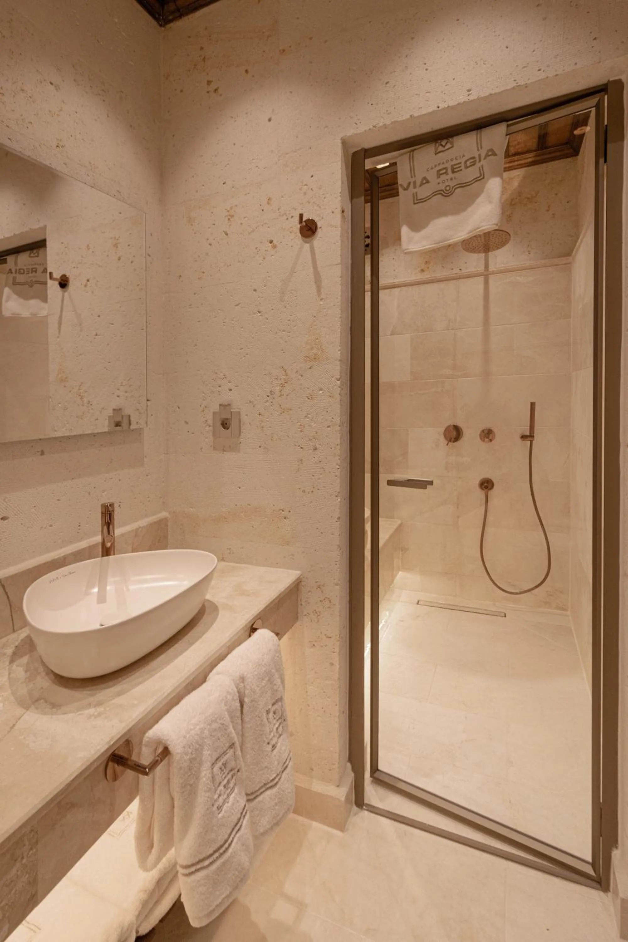 Shower in Via Regia Cappadocia Hotel