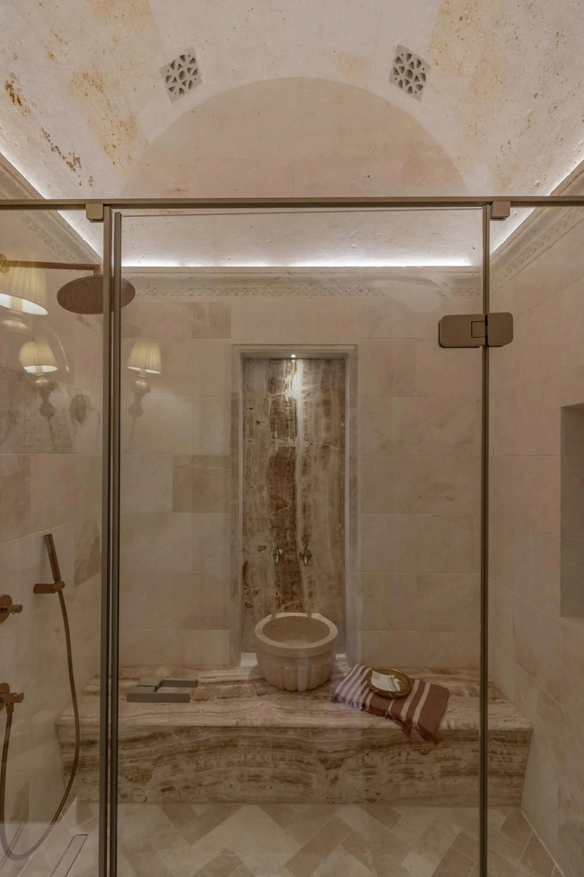 Shower in Via Regia Cappadocia Hotel