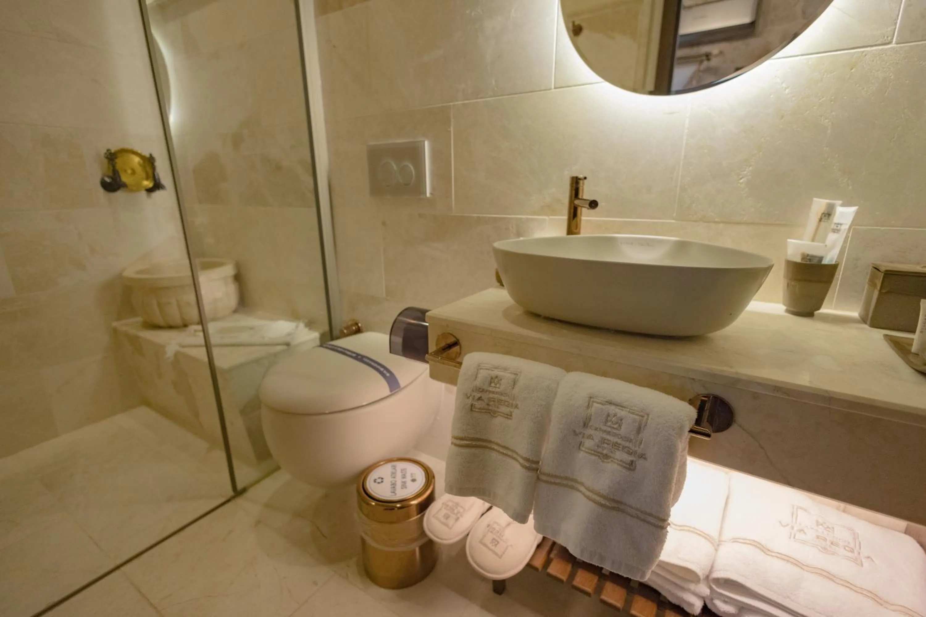 Shower in Via Regia Cappadocia Hotel