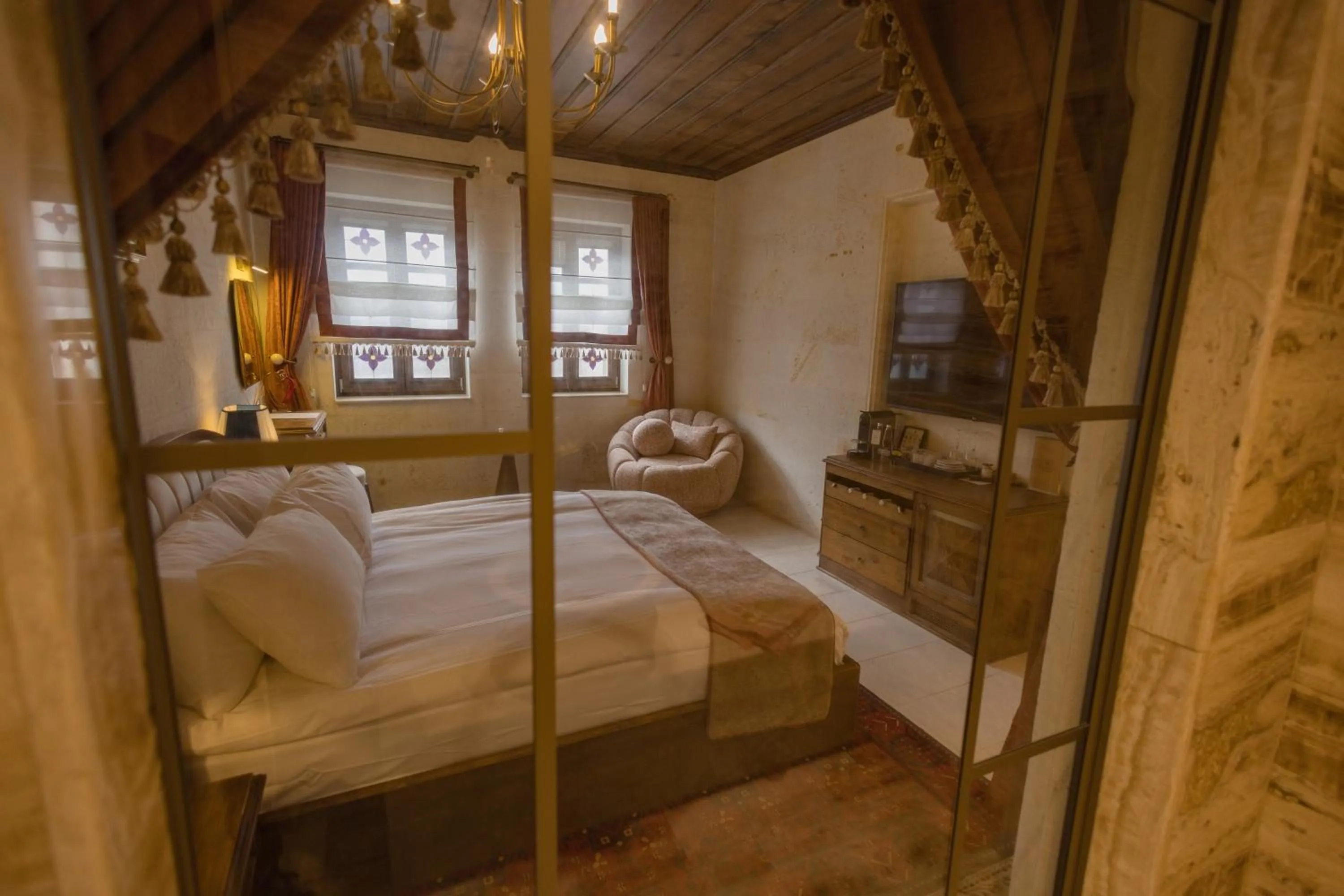 Bathroom, Bed in Via Regia Cappadocia Hotel