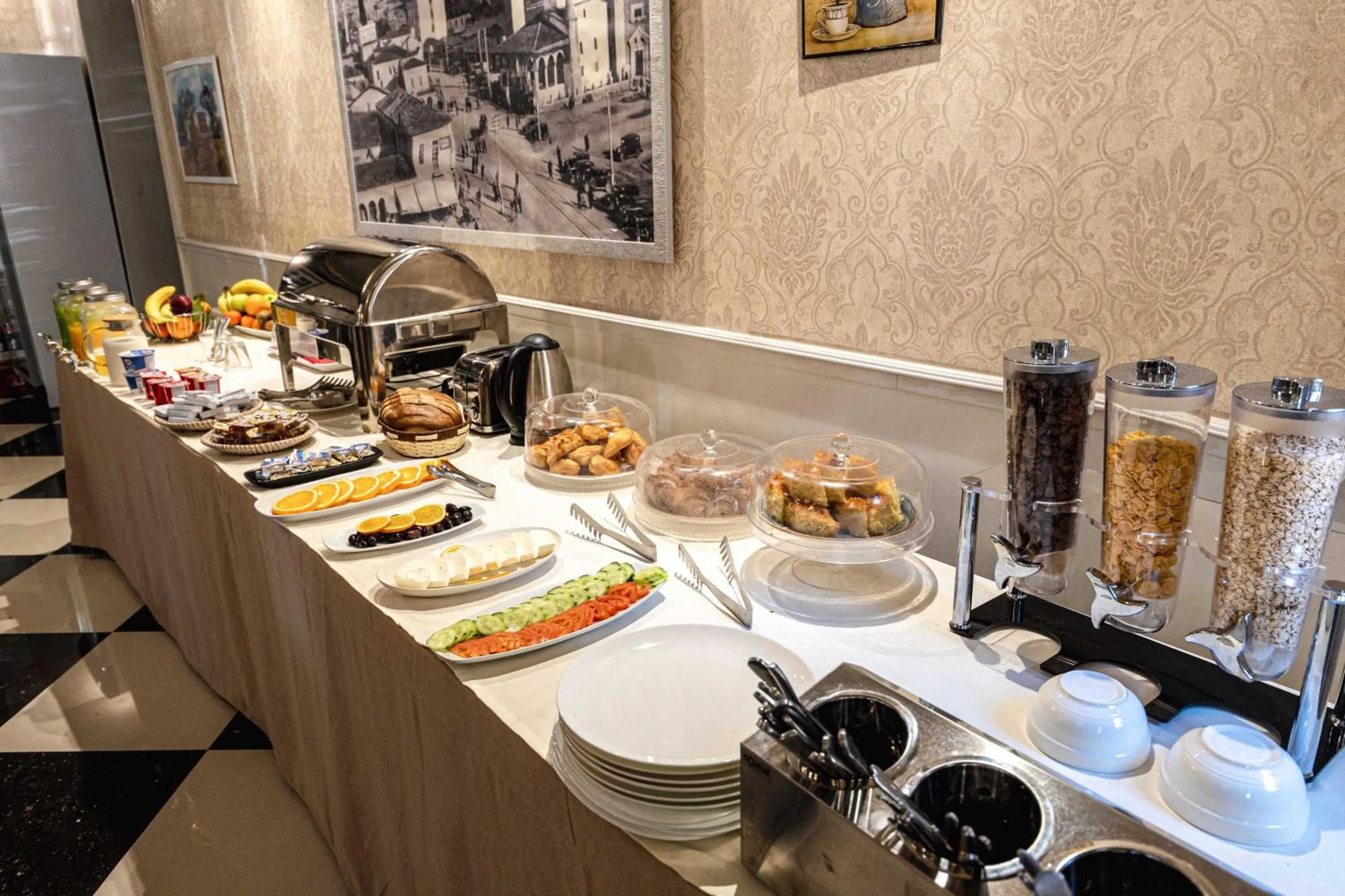 Restaurant/places to eat in Hotel Aria