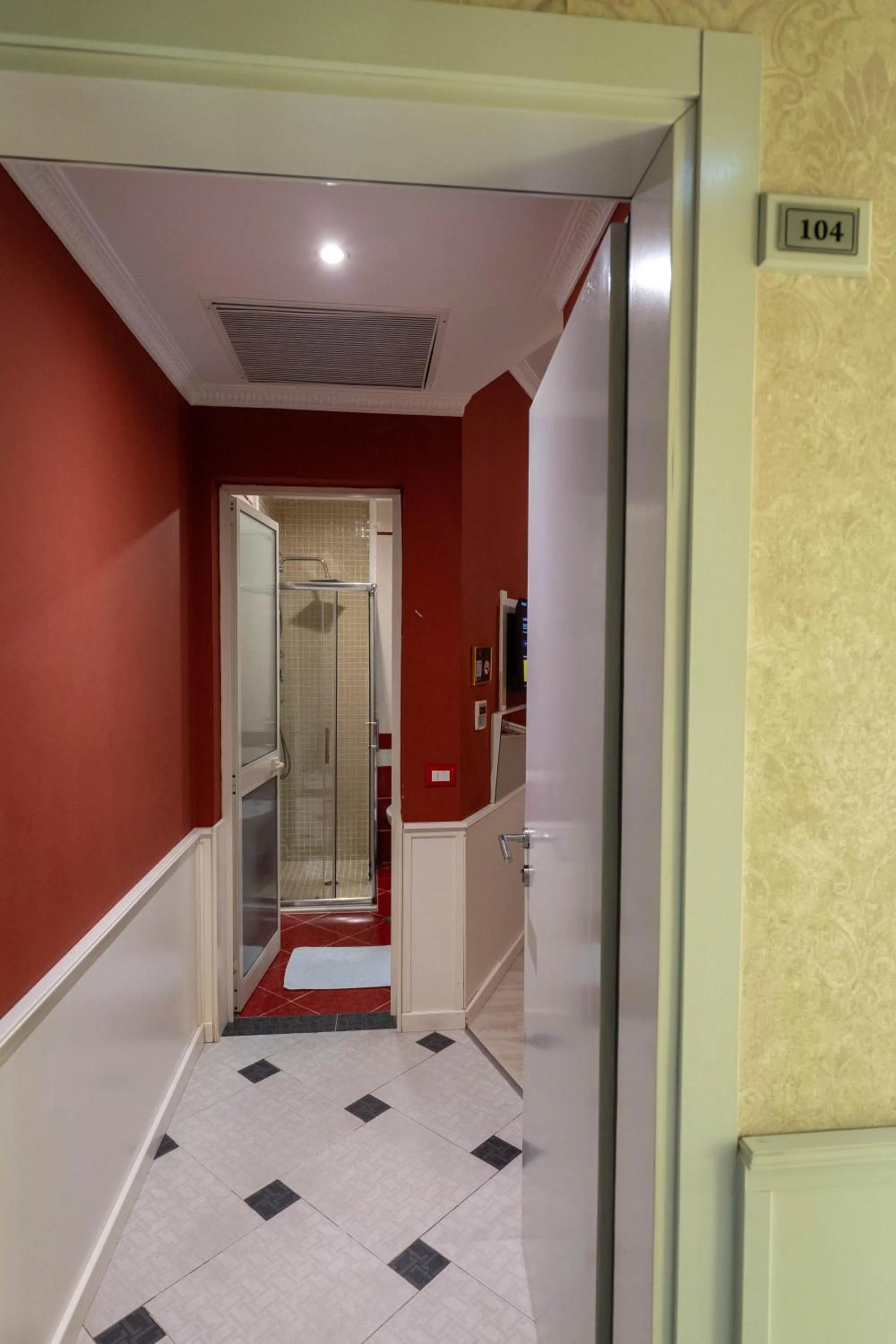 Shower in Hotel Aria