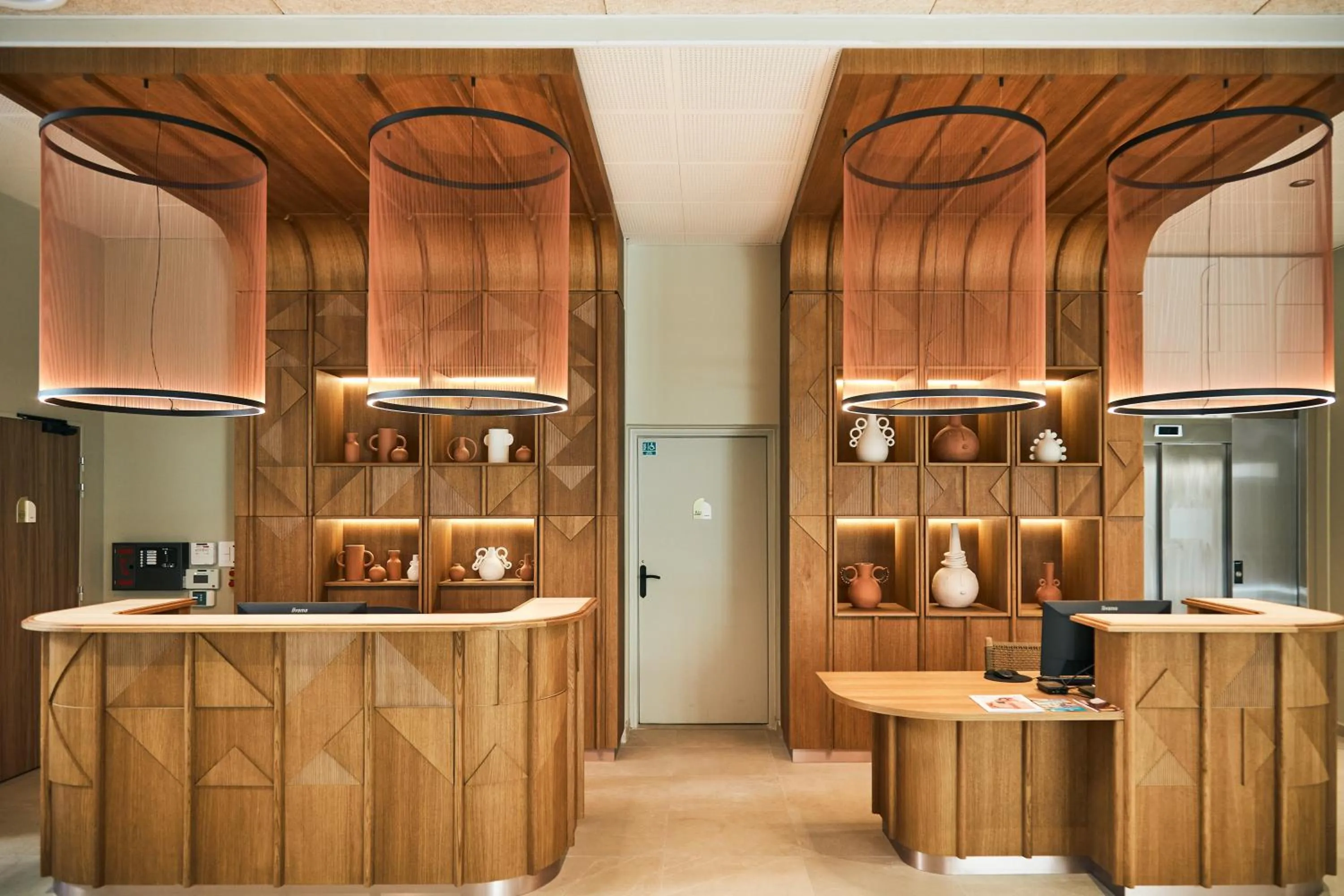 Lobby or reception in Setclub Hôtel & Spa Aix-en-Provence