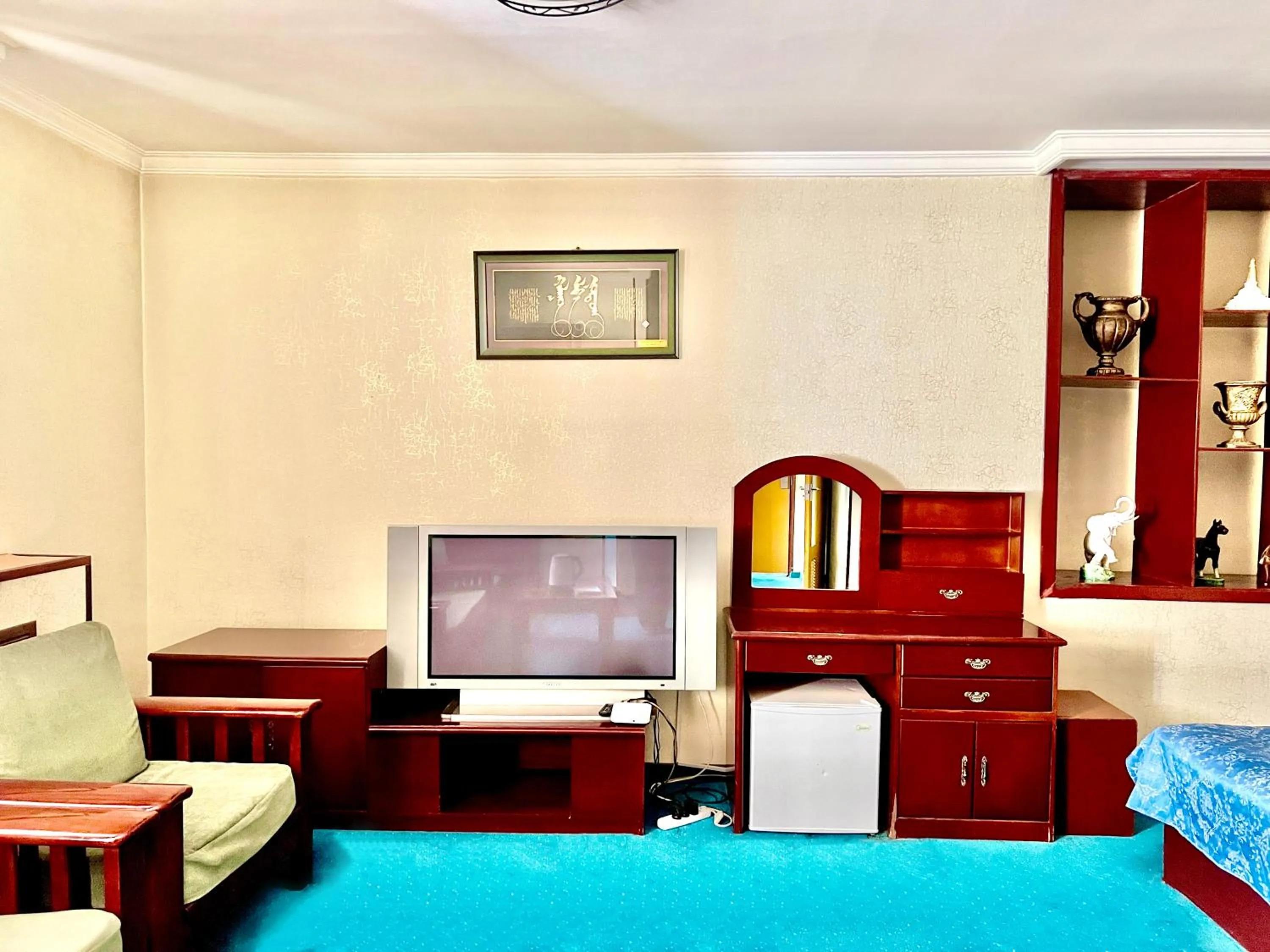 TV and multimedia in Kharaa Hotel & Restaurant