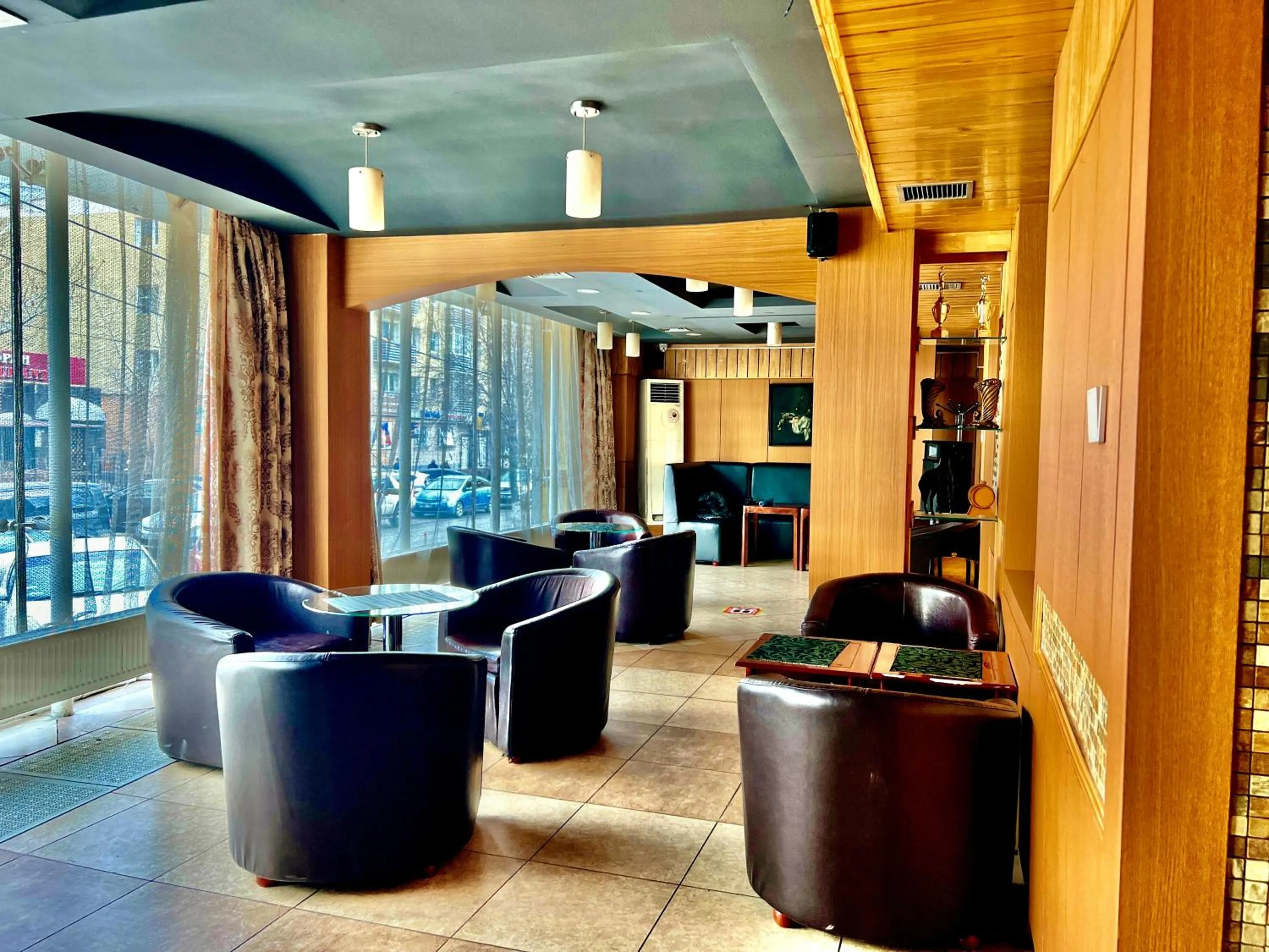Lounge or bar in Kharaa Hotel & Restaurant