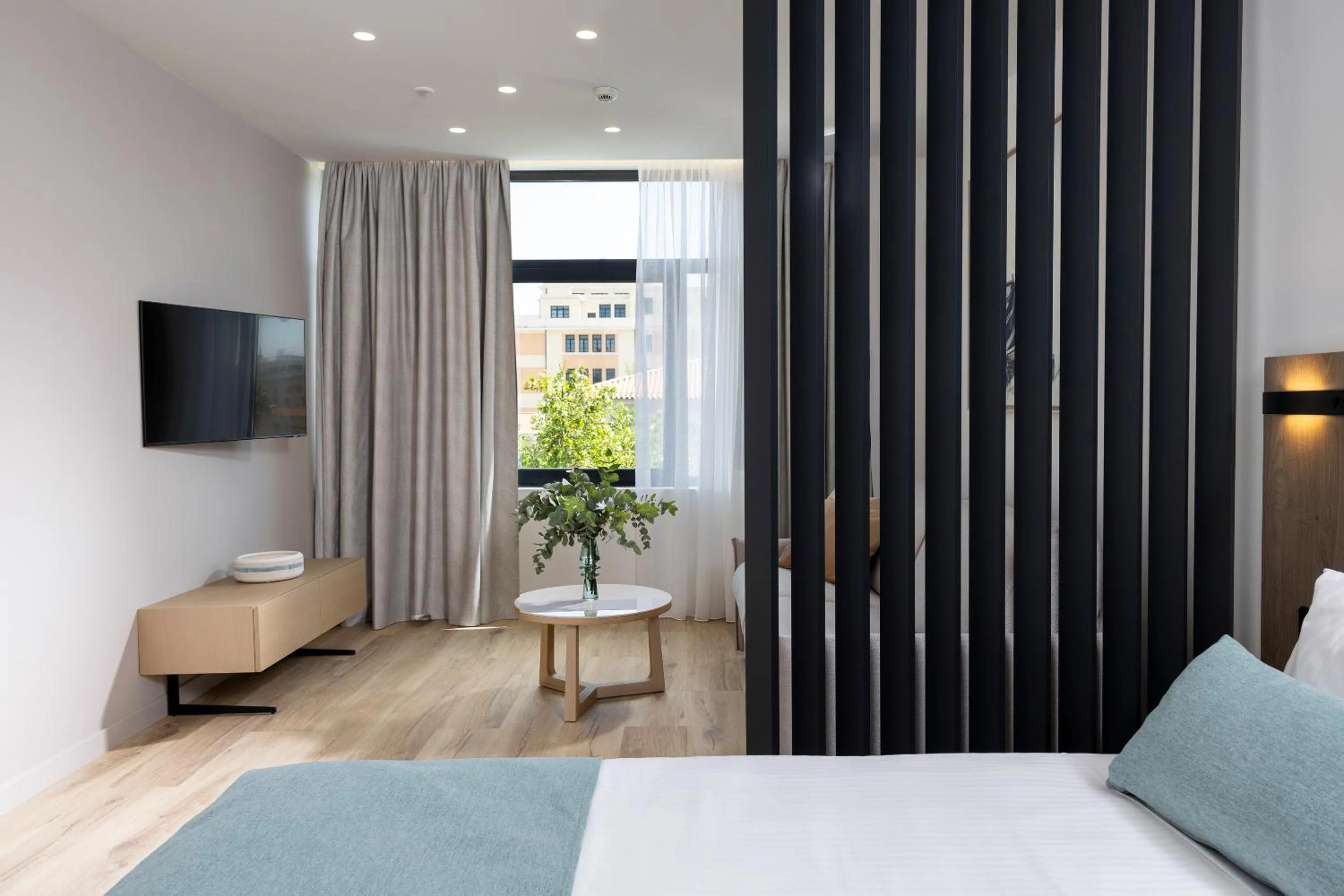 Text overlay, Bed in Hestia - Asklipiou 9