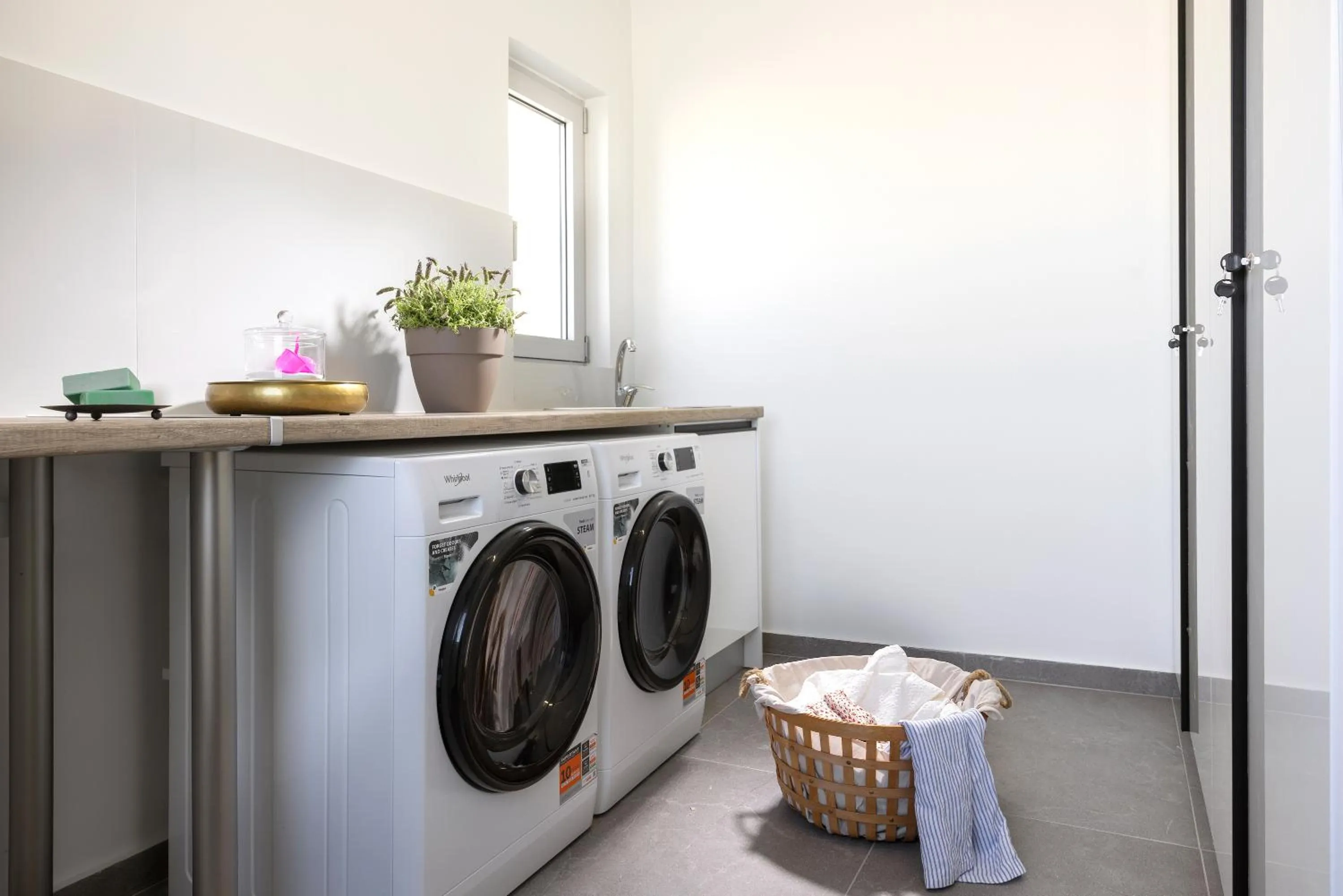 laundry in Hestia - Asklipiou 9