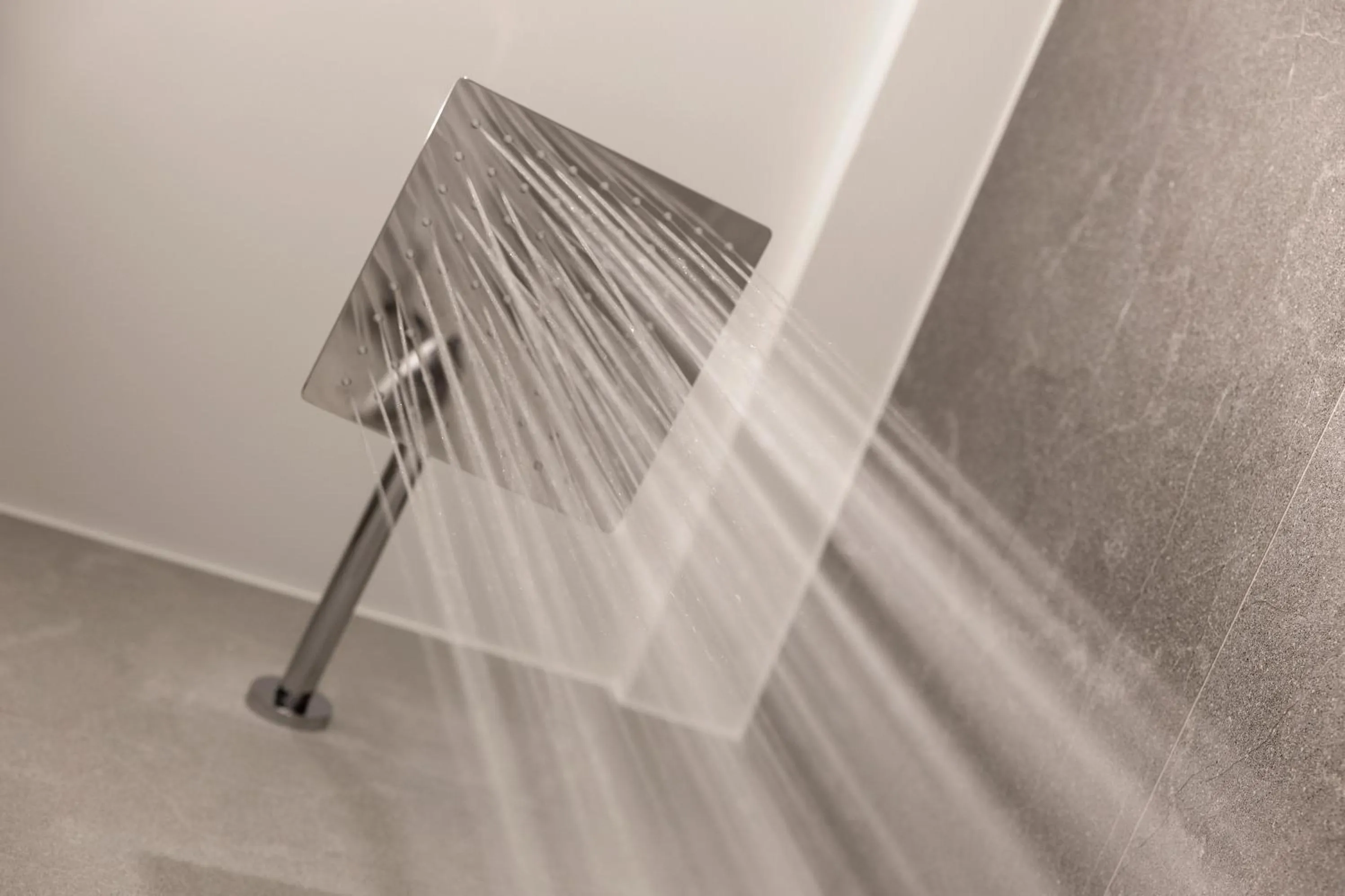 Shower in Hestia - Asklipiou 9