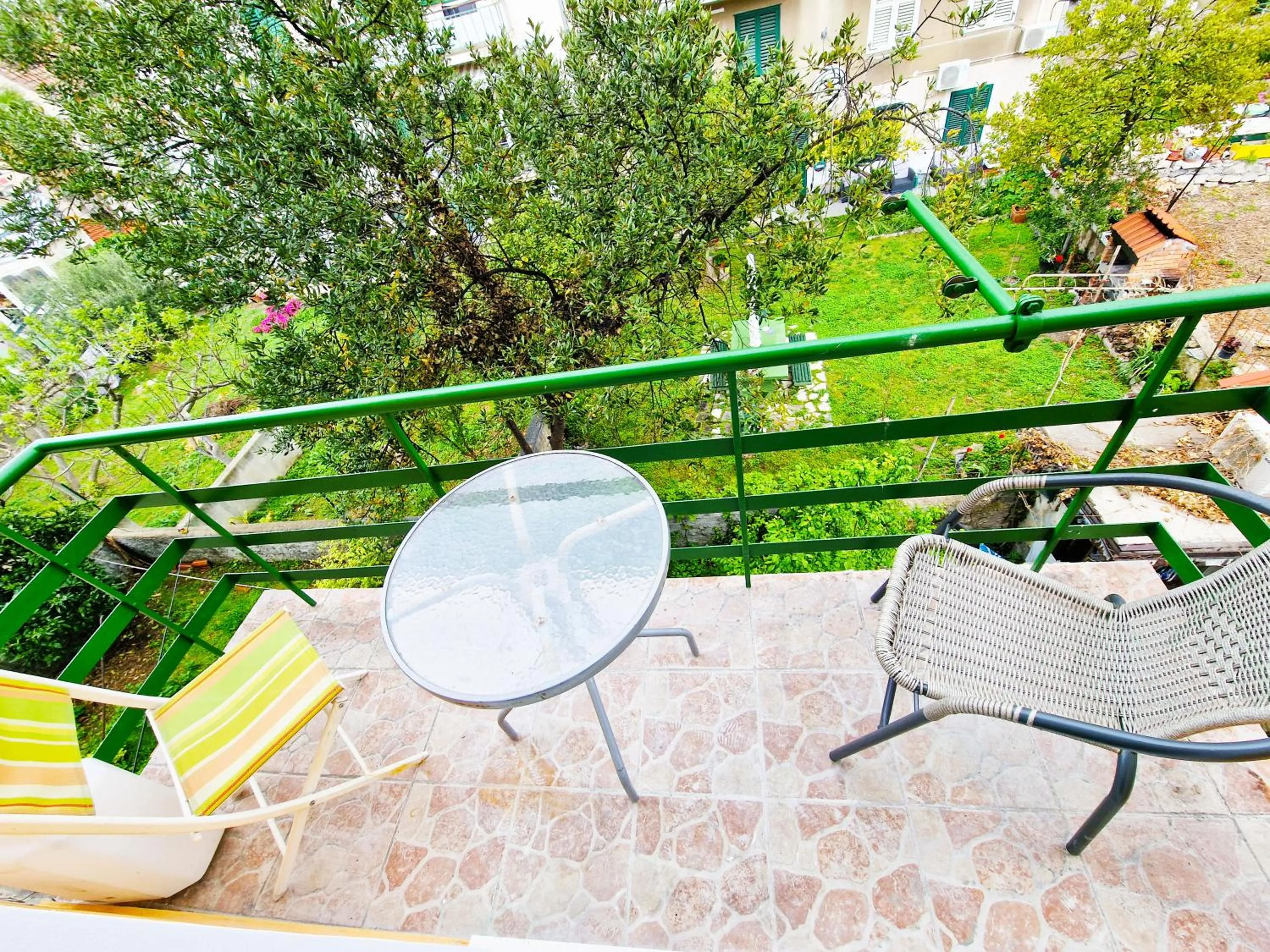 Balcony/Terrace in Croparadise Hostel