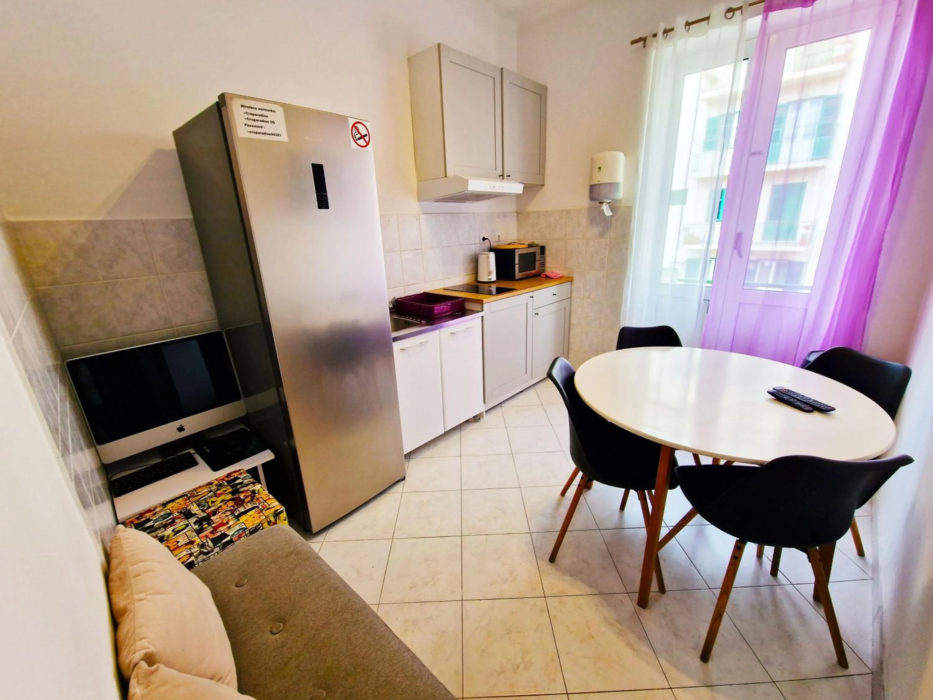 TV and multimedia in Croparadise Hostel