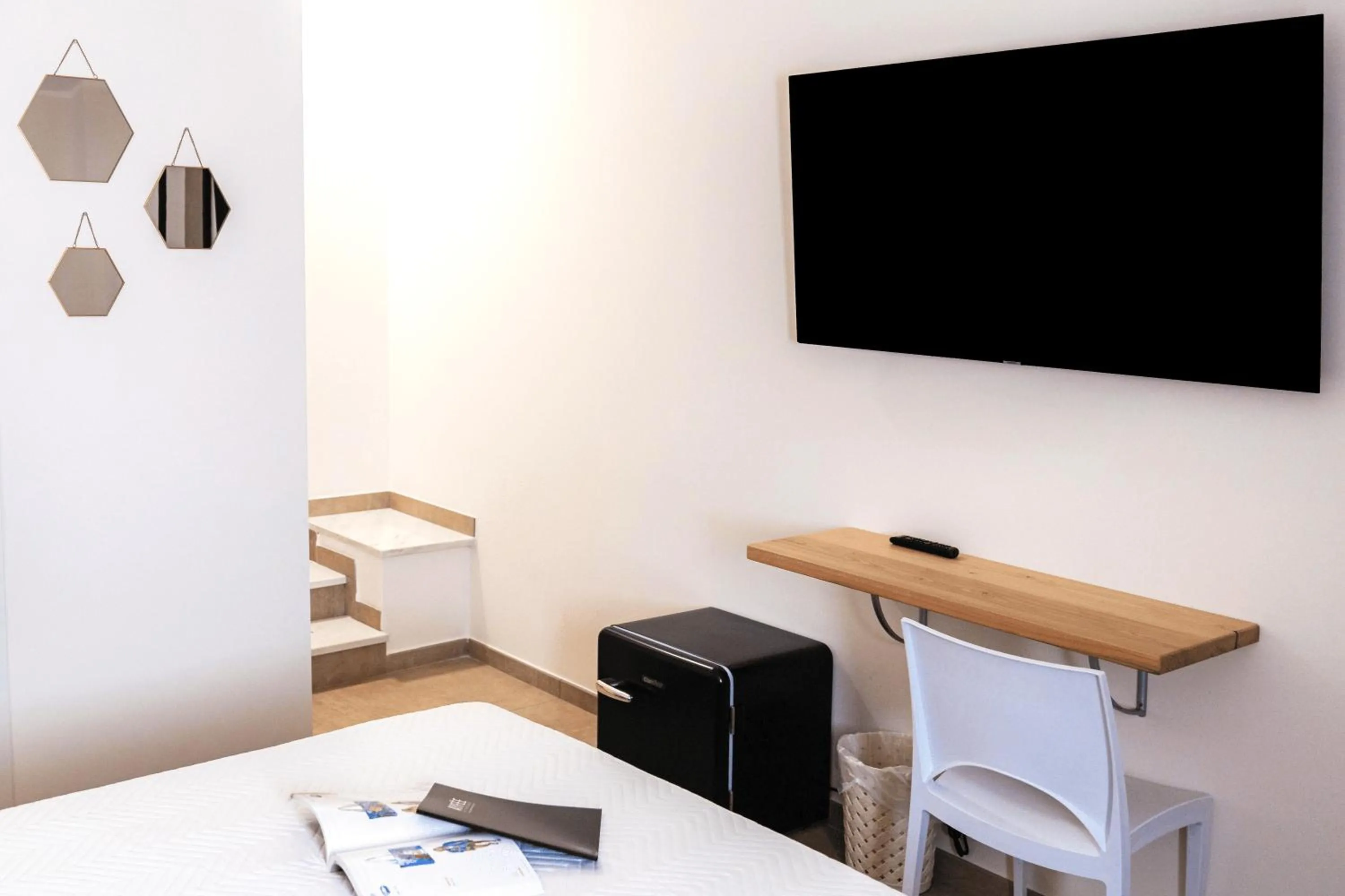 TV and multimedia in Art Boutique Rooms