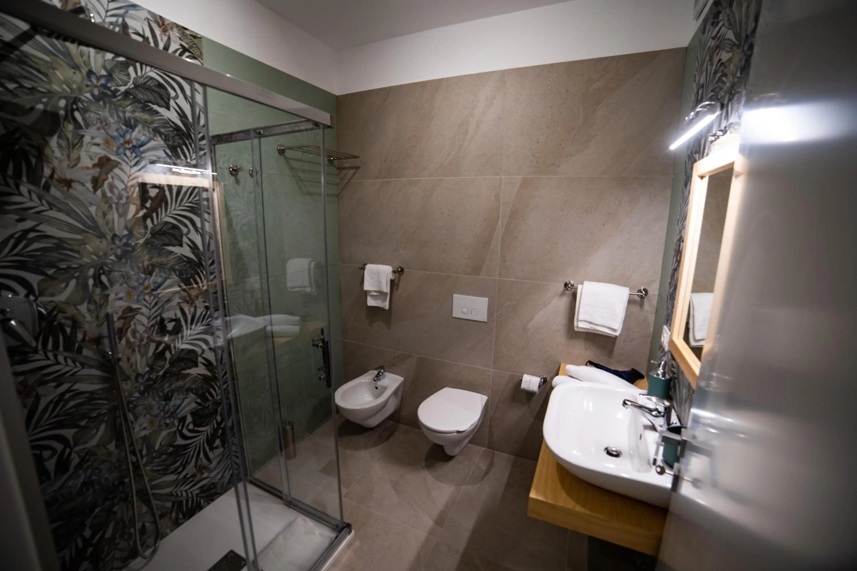 Shower in Middle Town Palace