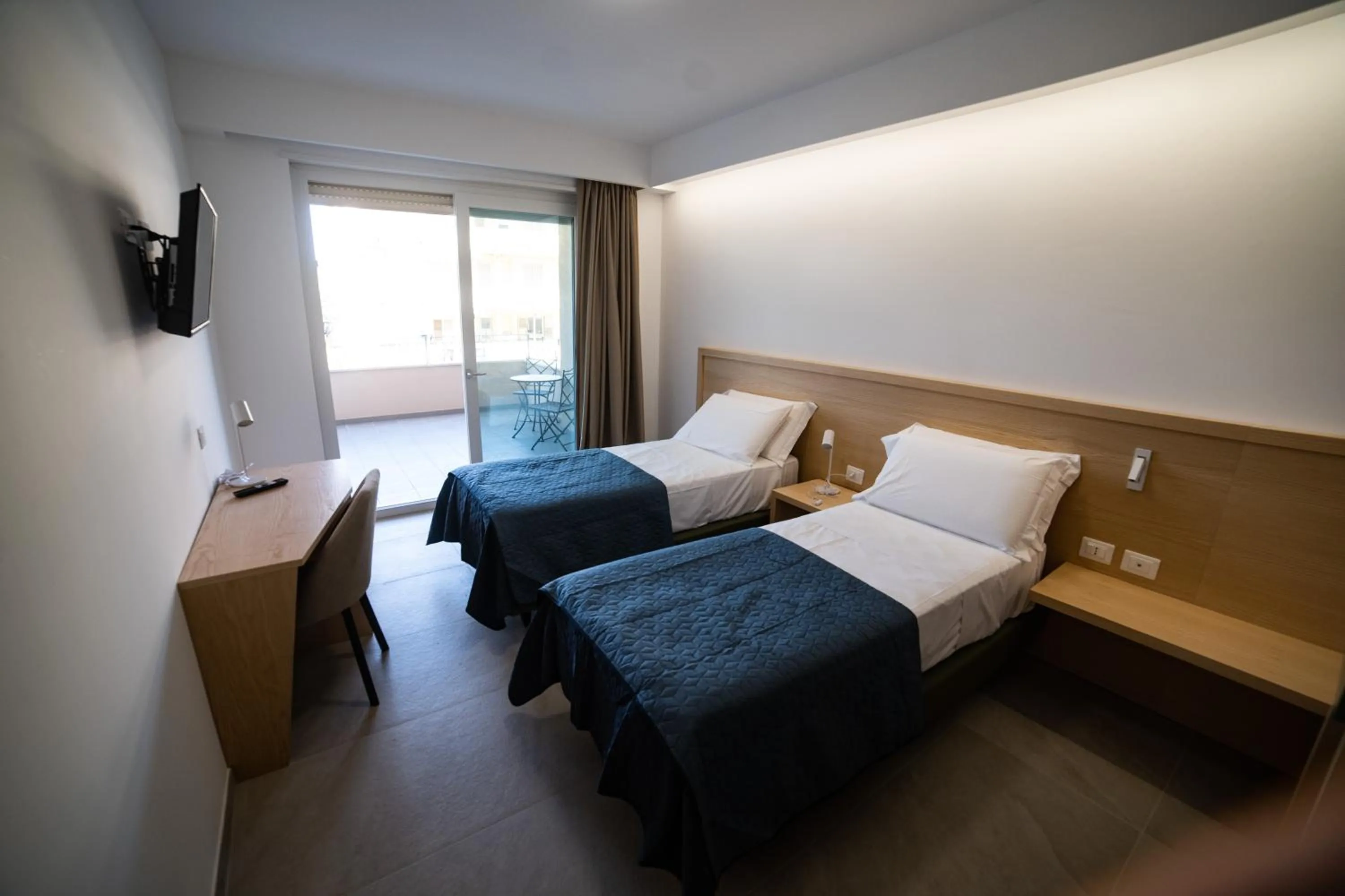 Bedroom, Bed in Middle Town Palace