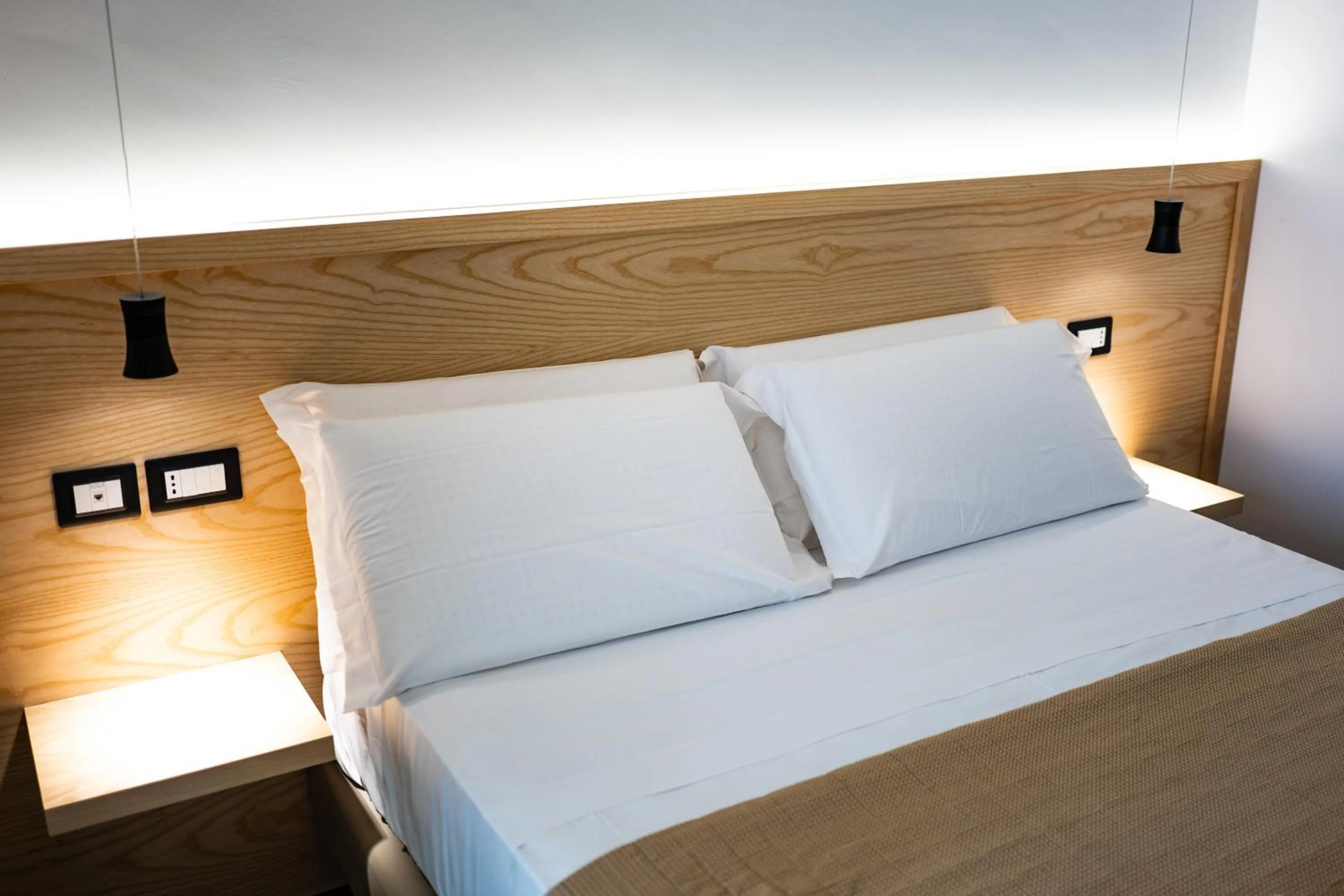 Bed in Middle Town Palace