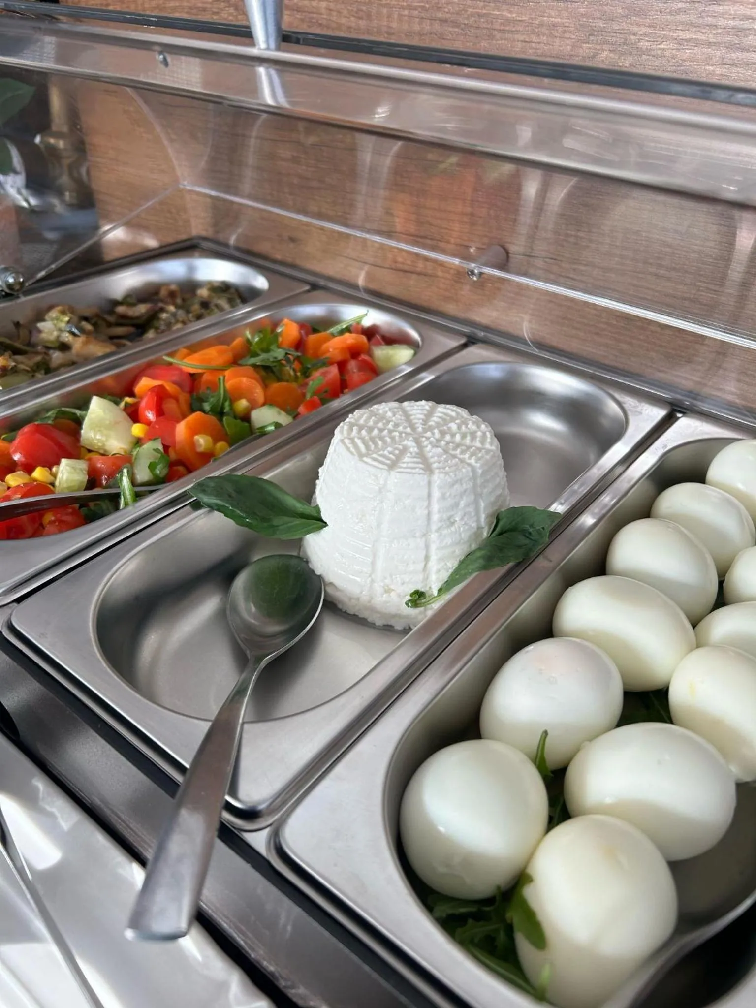 Buffet breakfast in Middle Town Palace