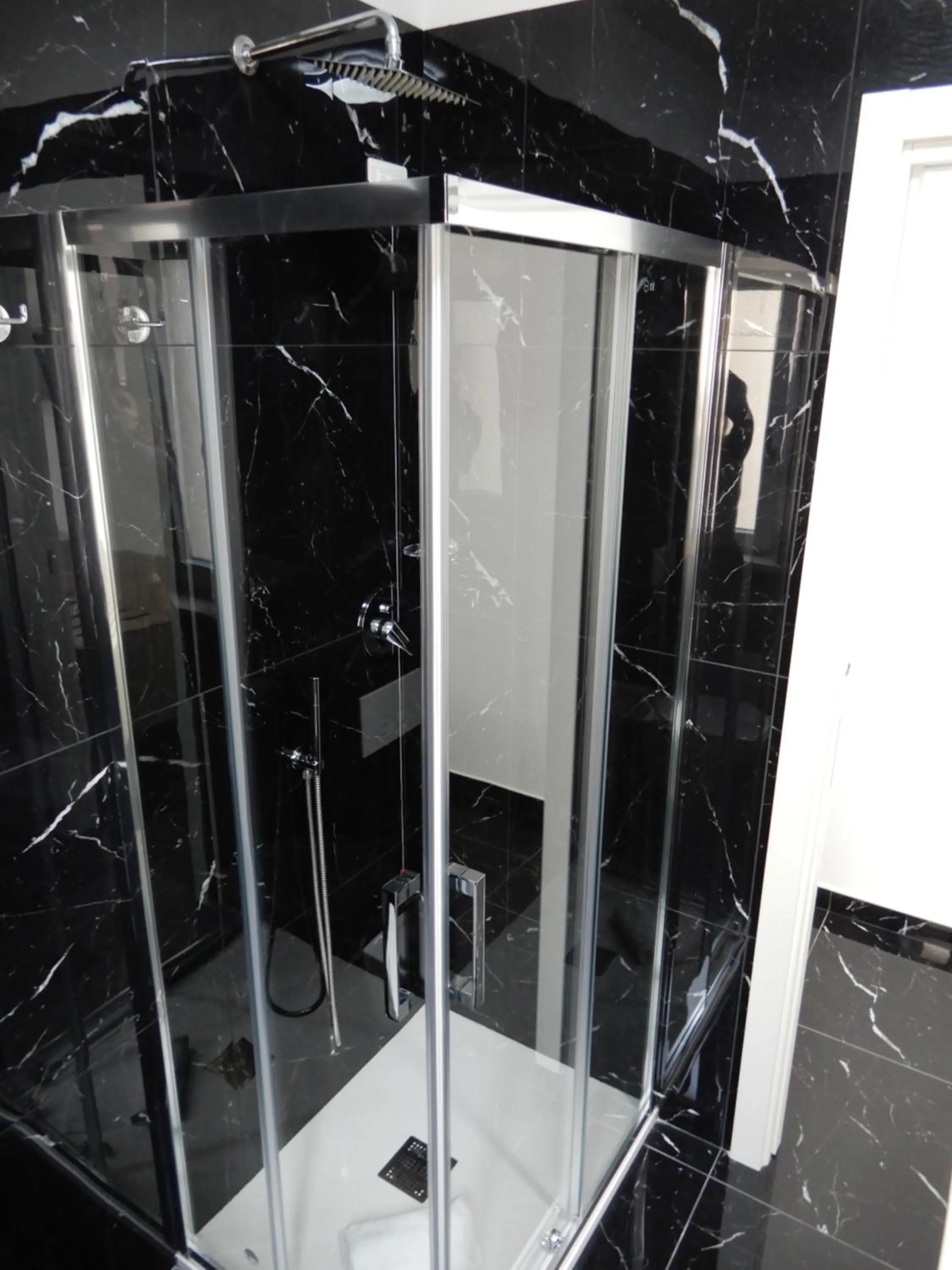 Shower in Middle Town Palace