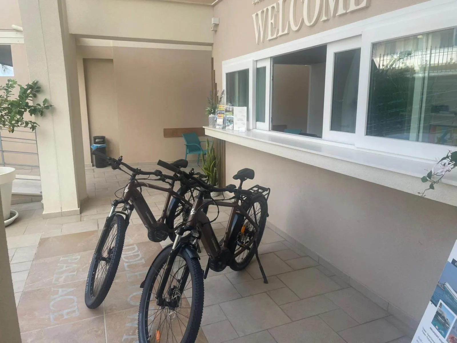 Cycling in Middle Town Palace