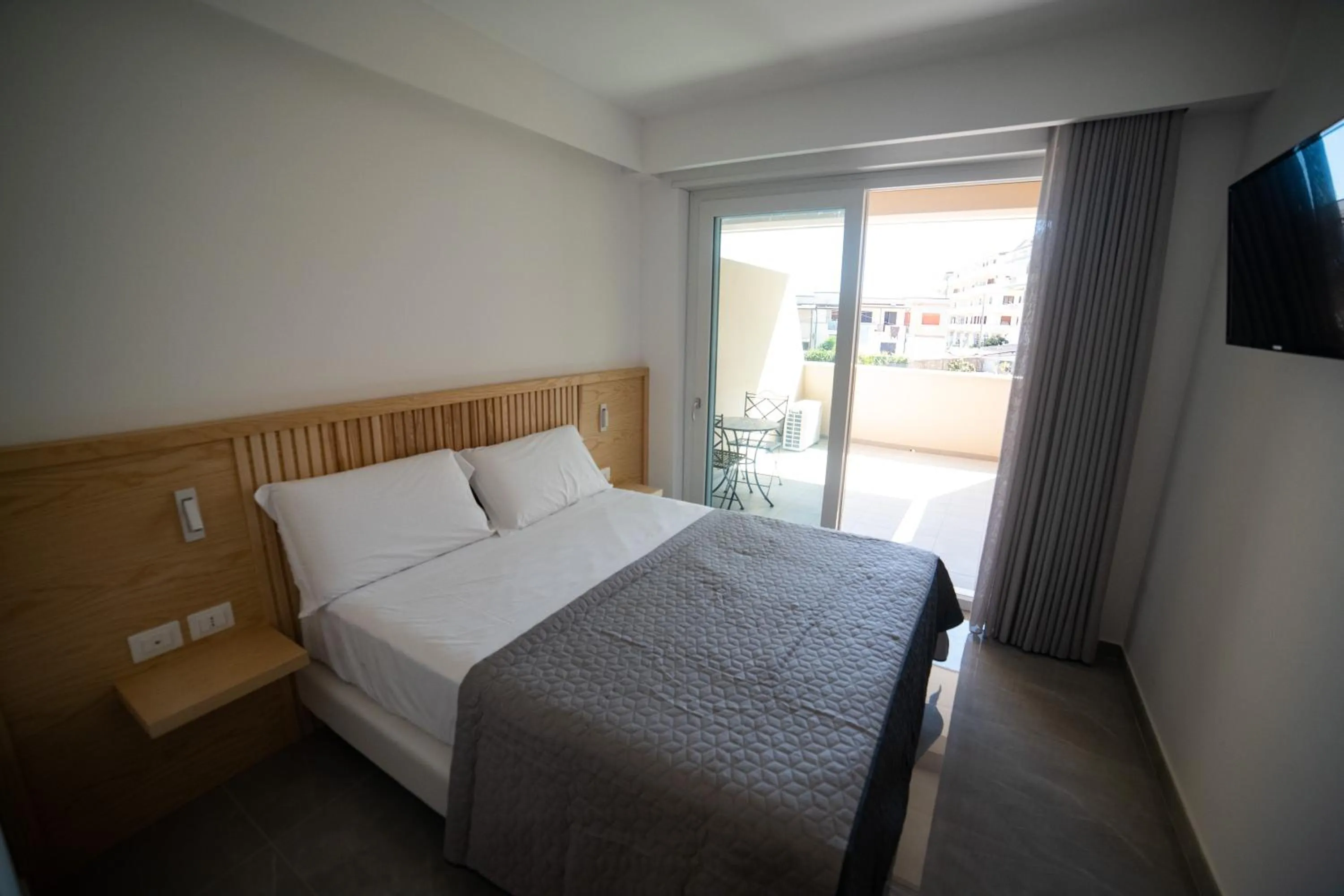 Bed in Middle Town Palace