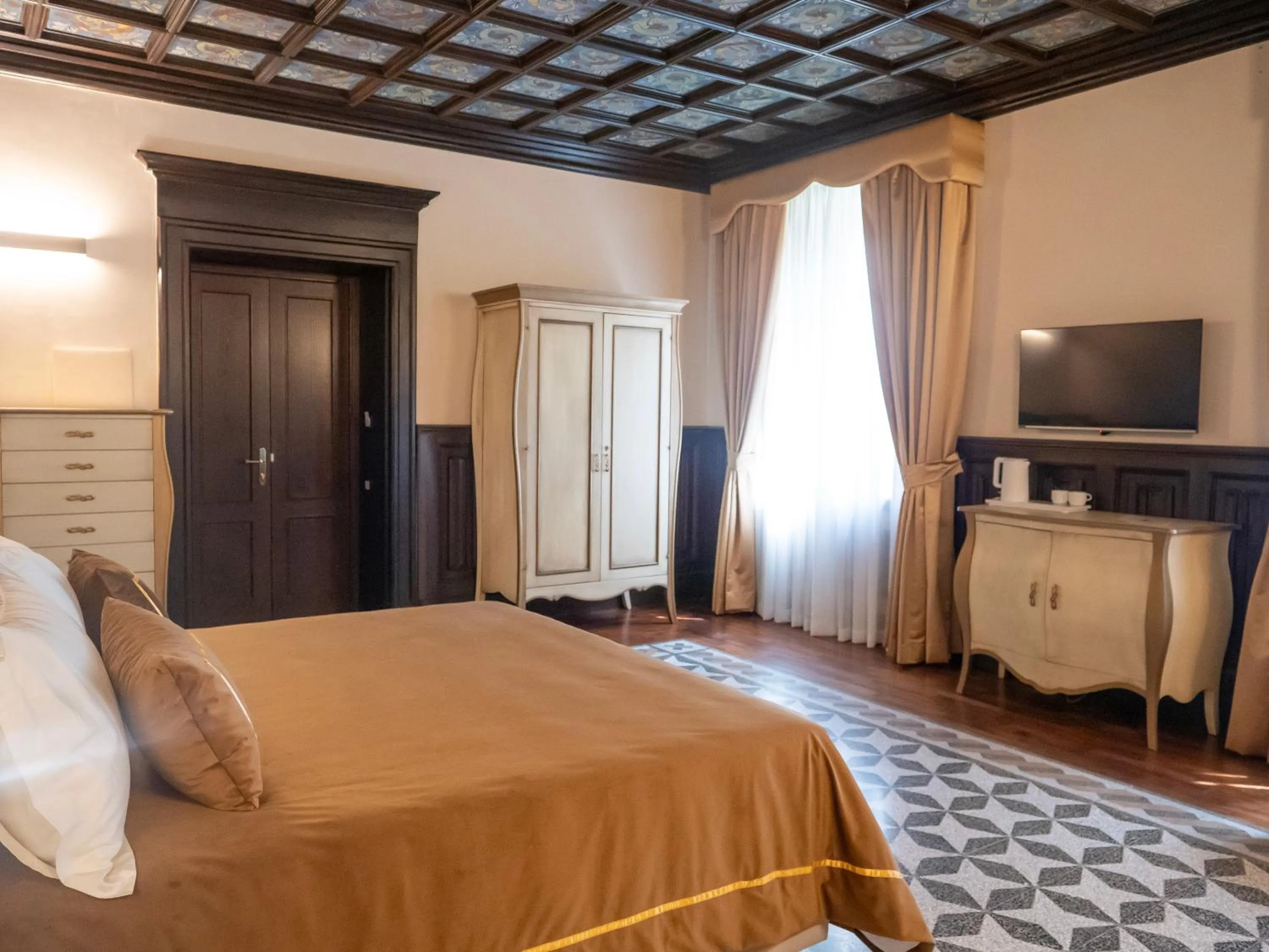 Bed in Villa Alliata di Pietratagliata