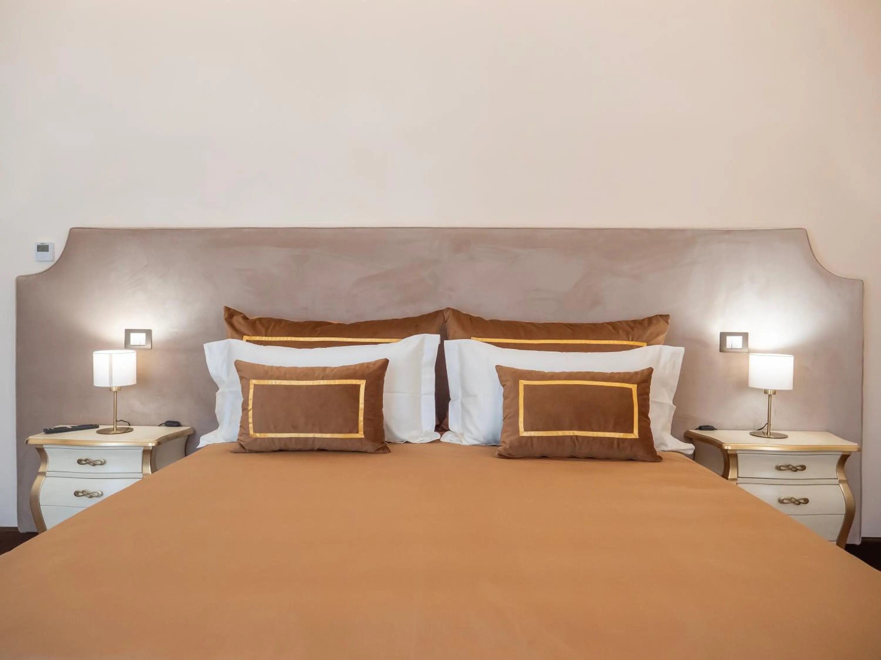 Bed in Villa Alliata di Pietratagliata