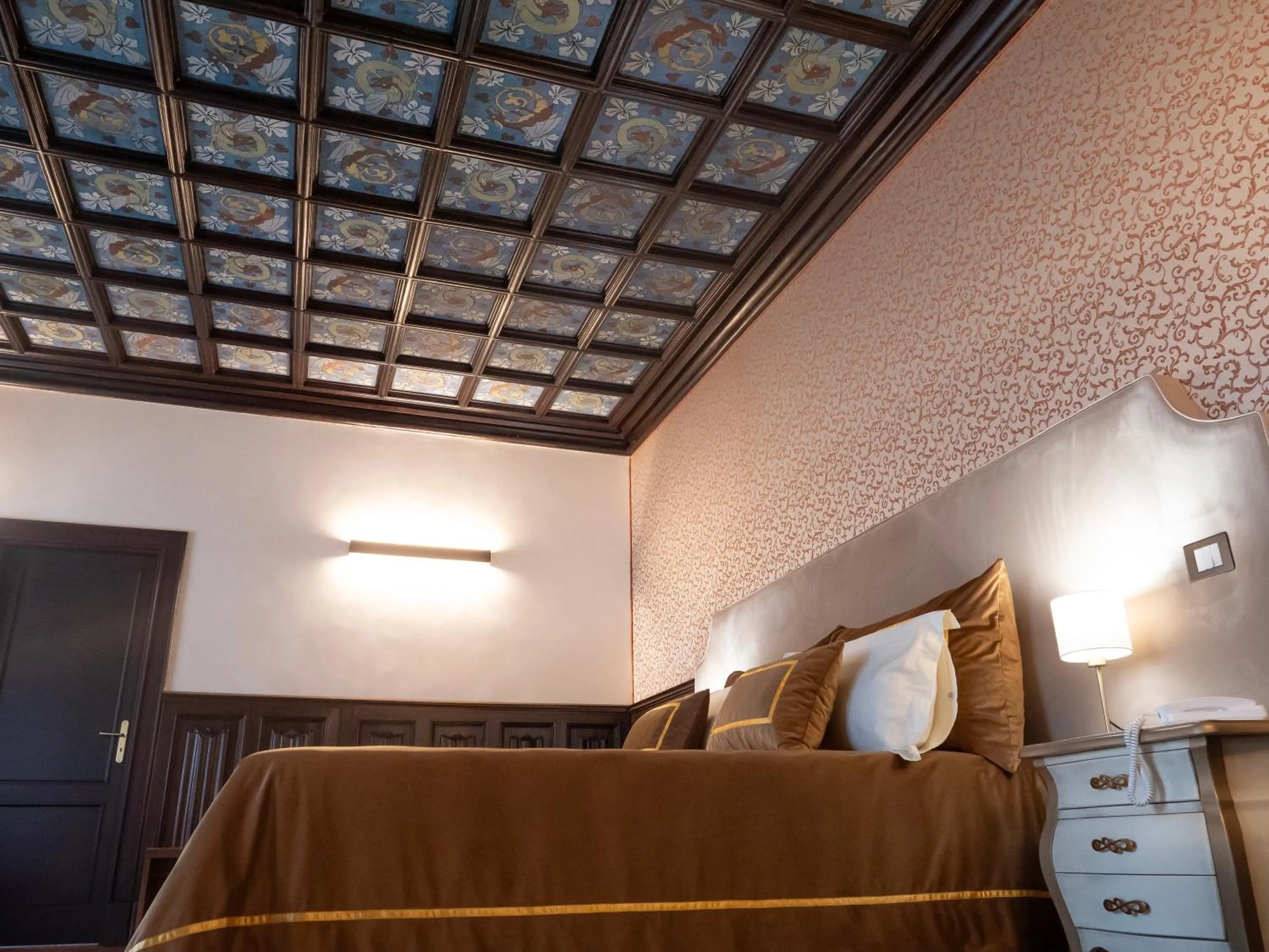 Bed in Villa Alliata di Pietratagliata